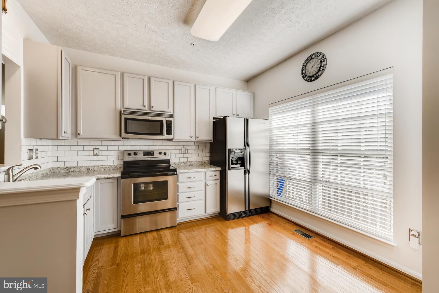 AUTUMN RUN - Residential