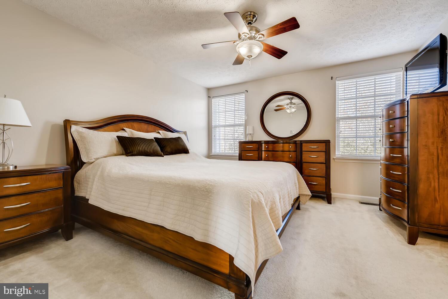 AUTUMN RUN - Residential