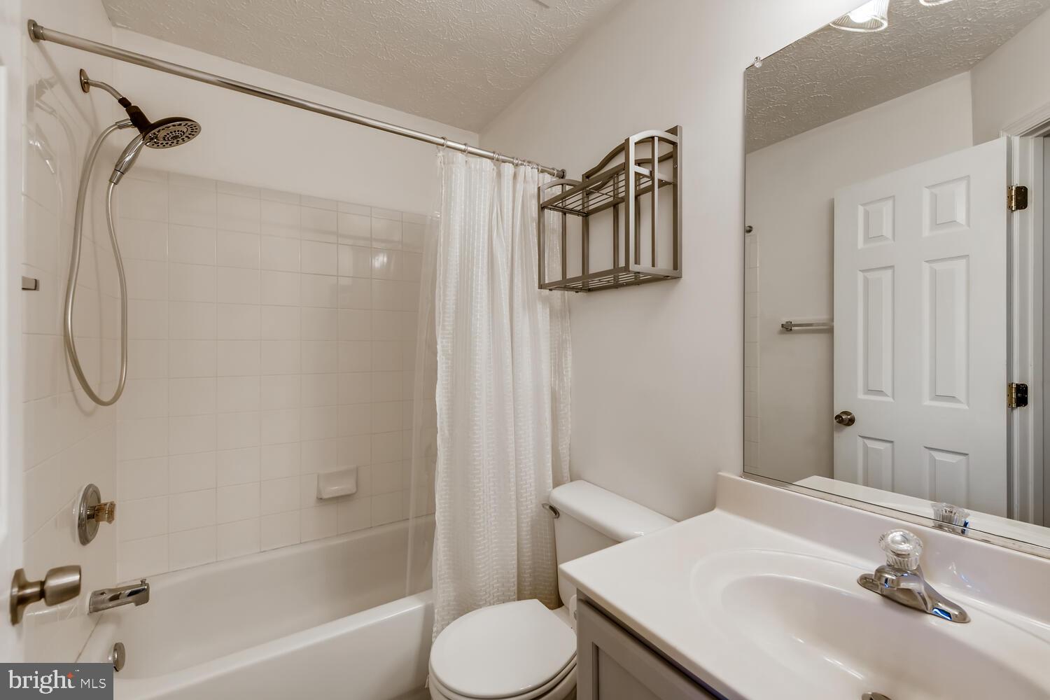 AUTUMN RUN - Residential