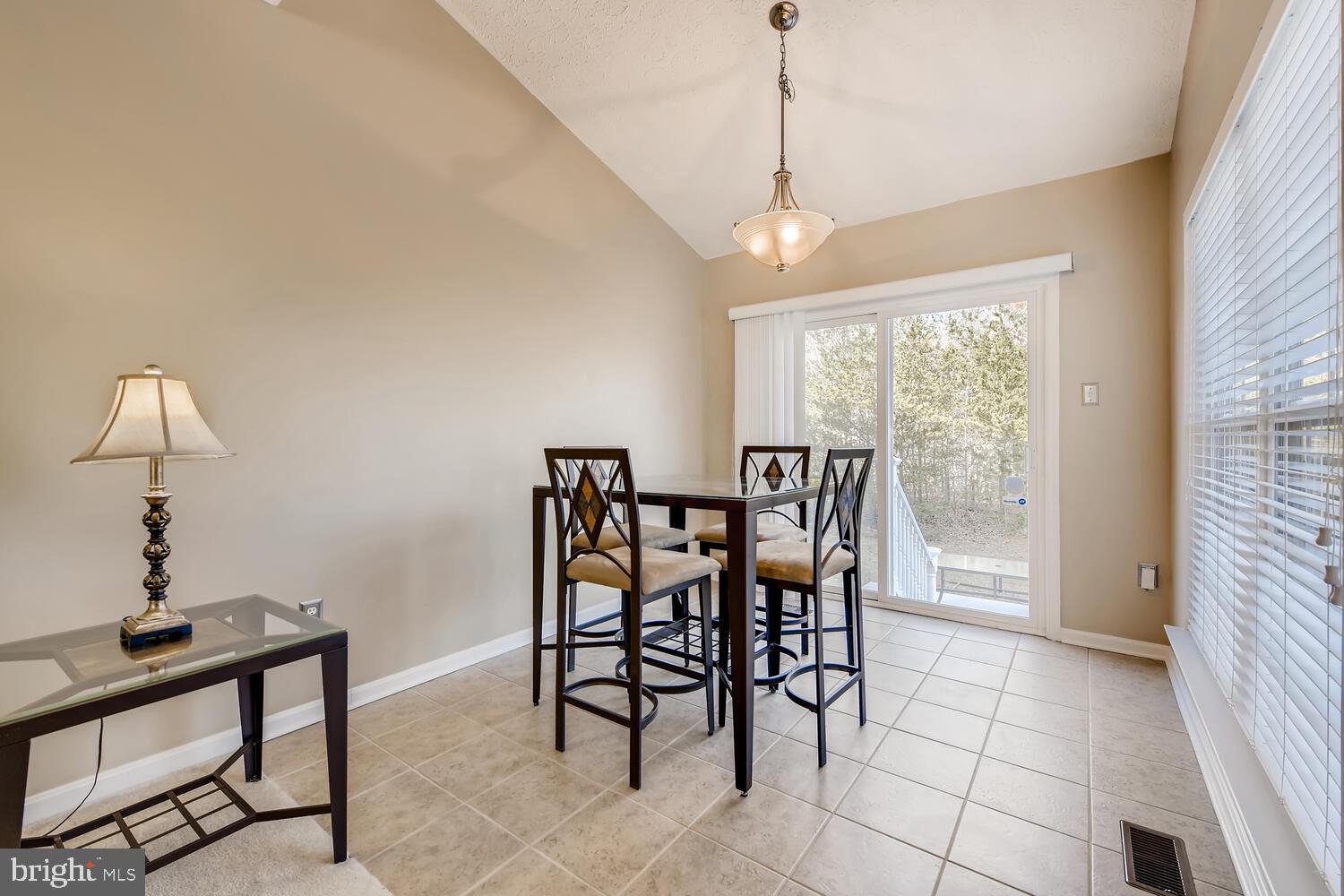 AUTUMN RUN - Residential