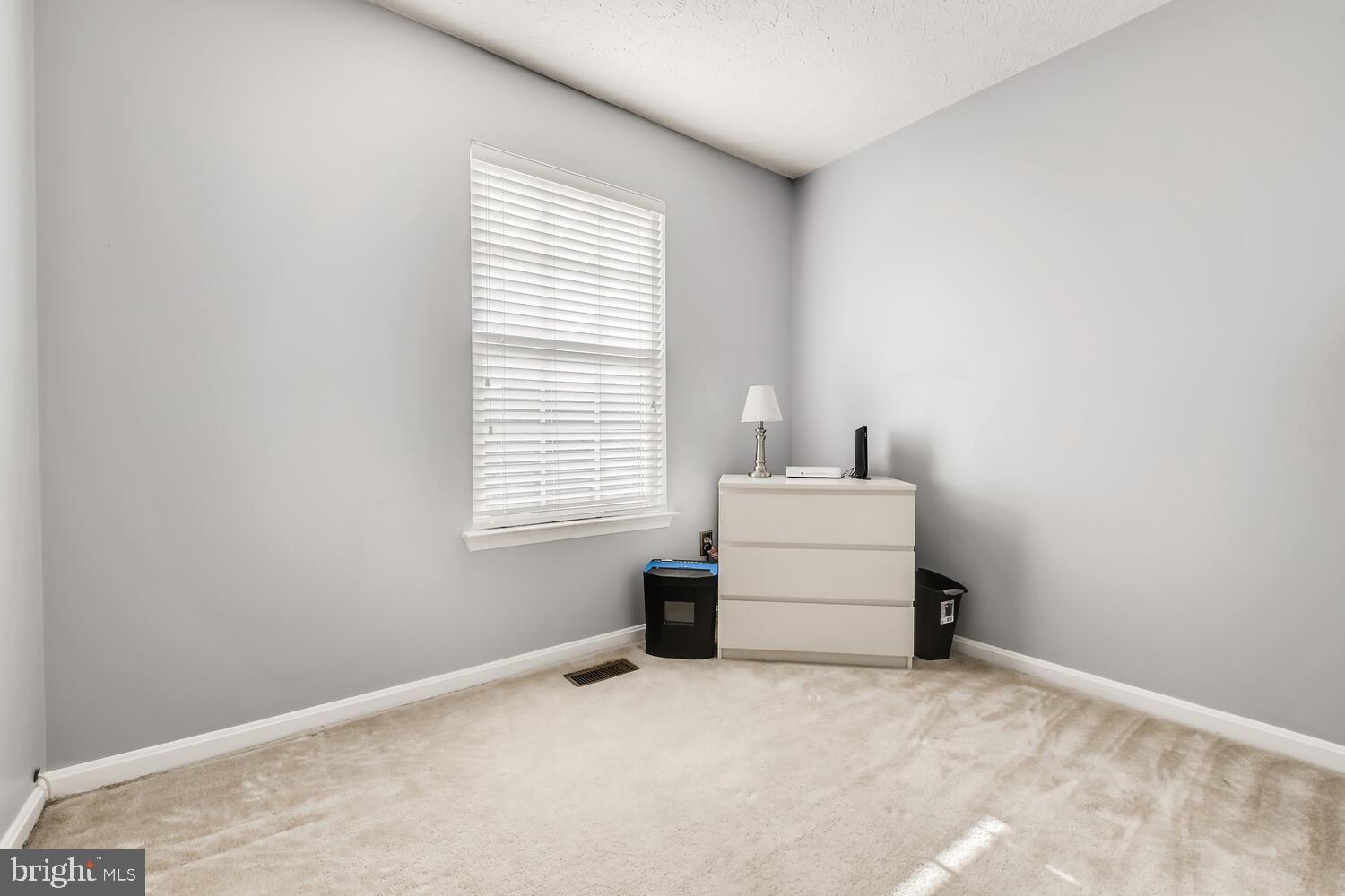 AUTUMN RUN - Residential