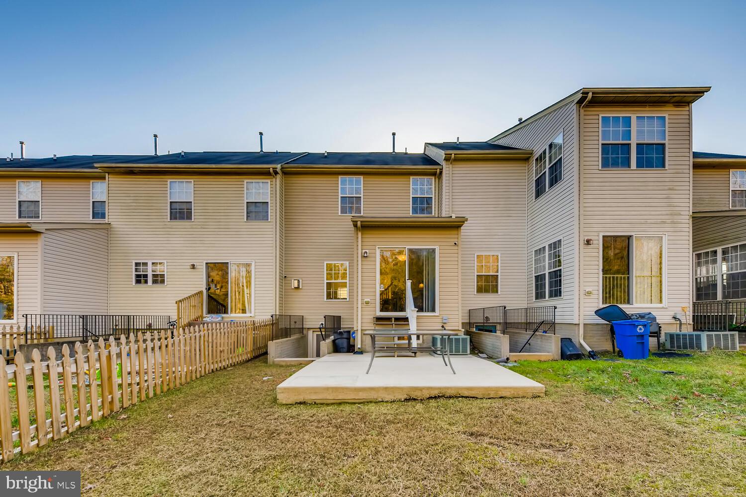 AUTUMN RUN - Residential