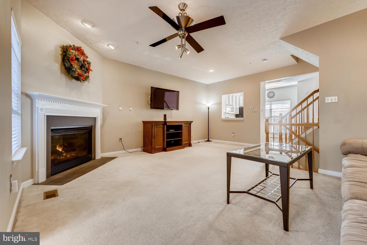 AUTUMN RUN - Residential