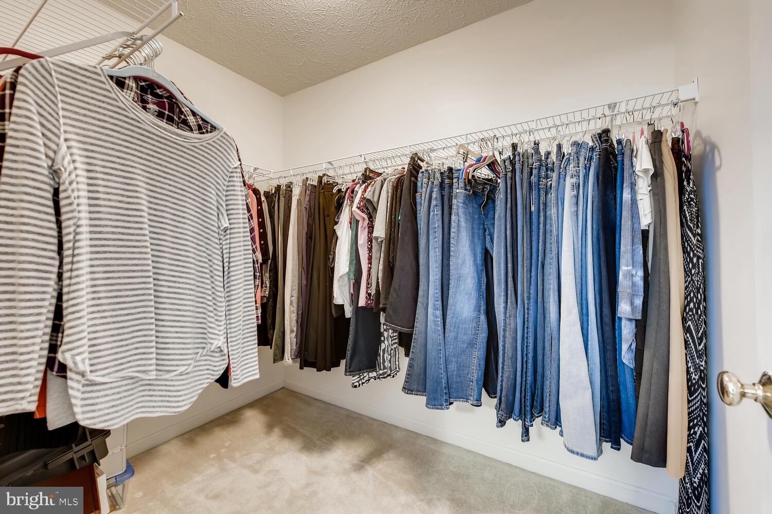 AUTUMN RUN - Residential