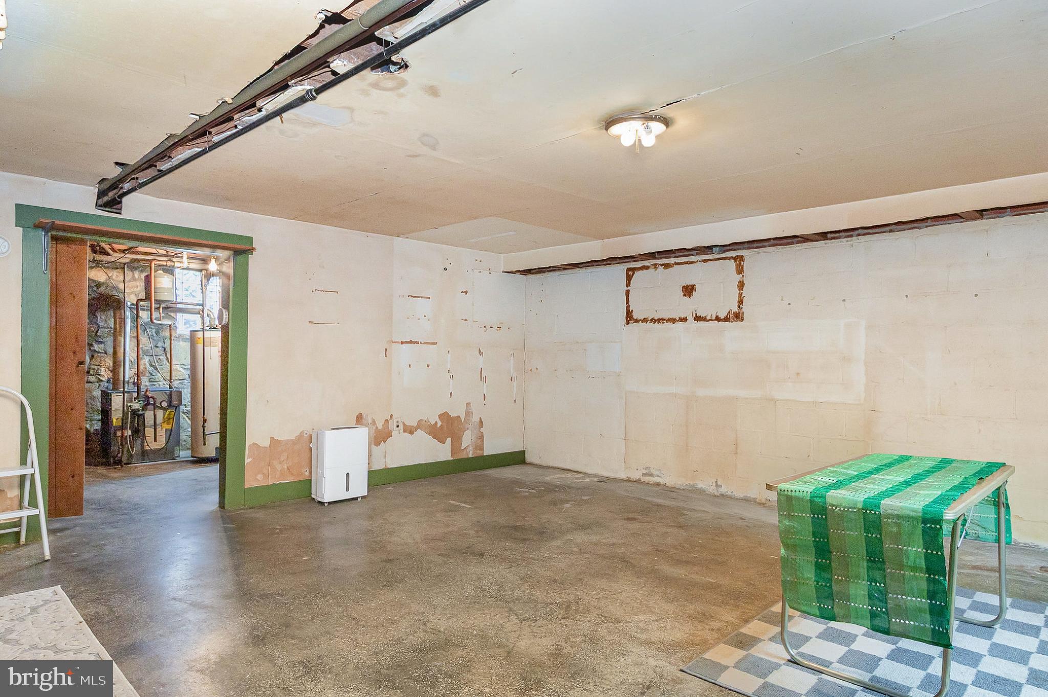 LAKE WALKER - Residential