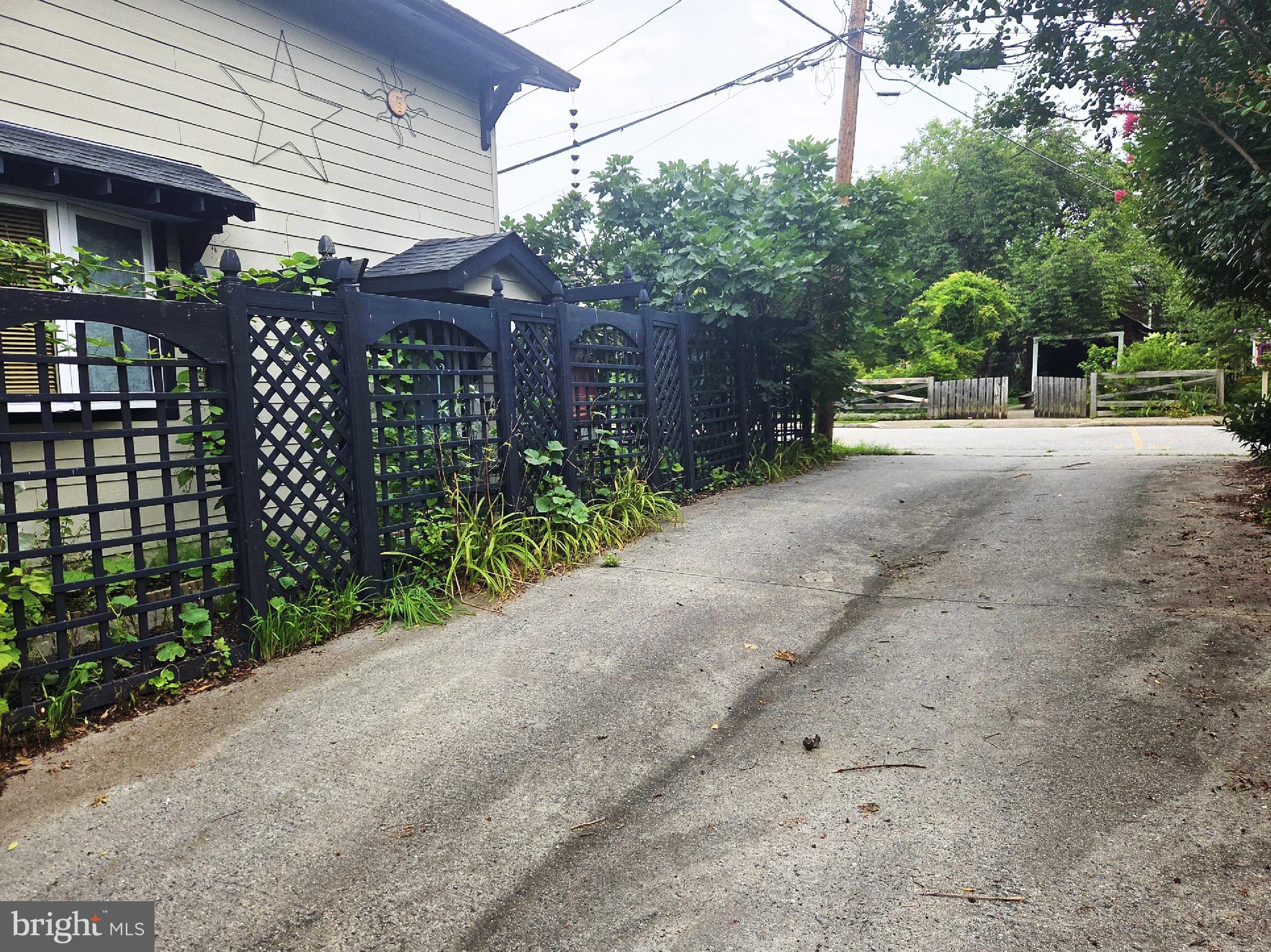 LAKE WALKER - Residential