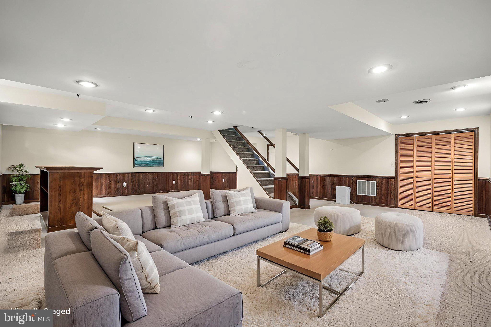 JEFFERSONVILLE - Residential