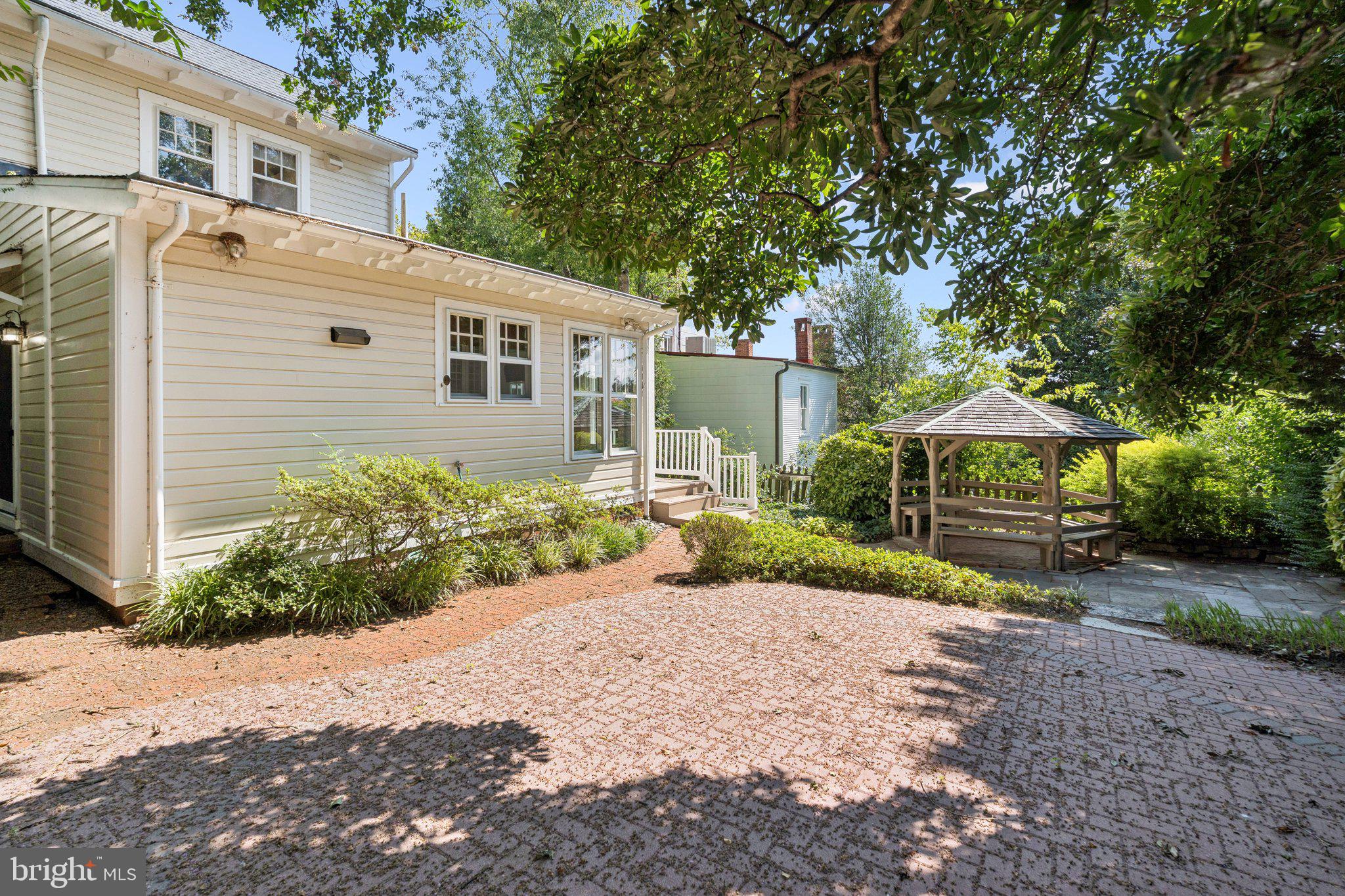 HISTORIC DISTRICT - Residential