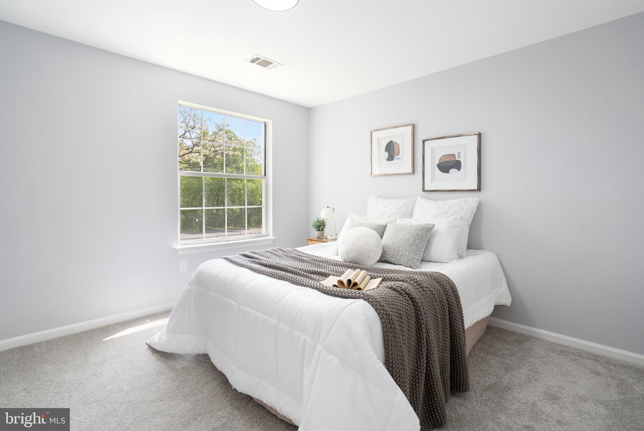 CROMWELL FOUNTAIN - Residential