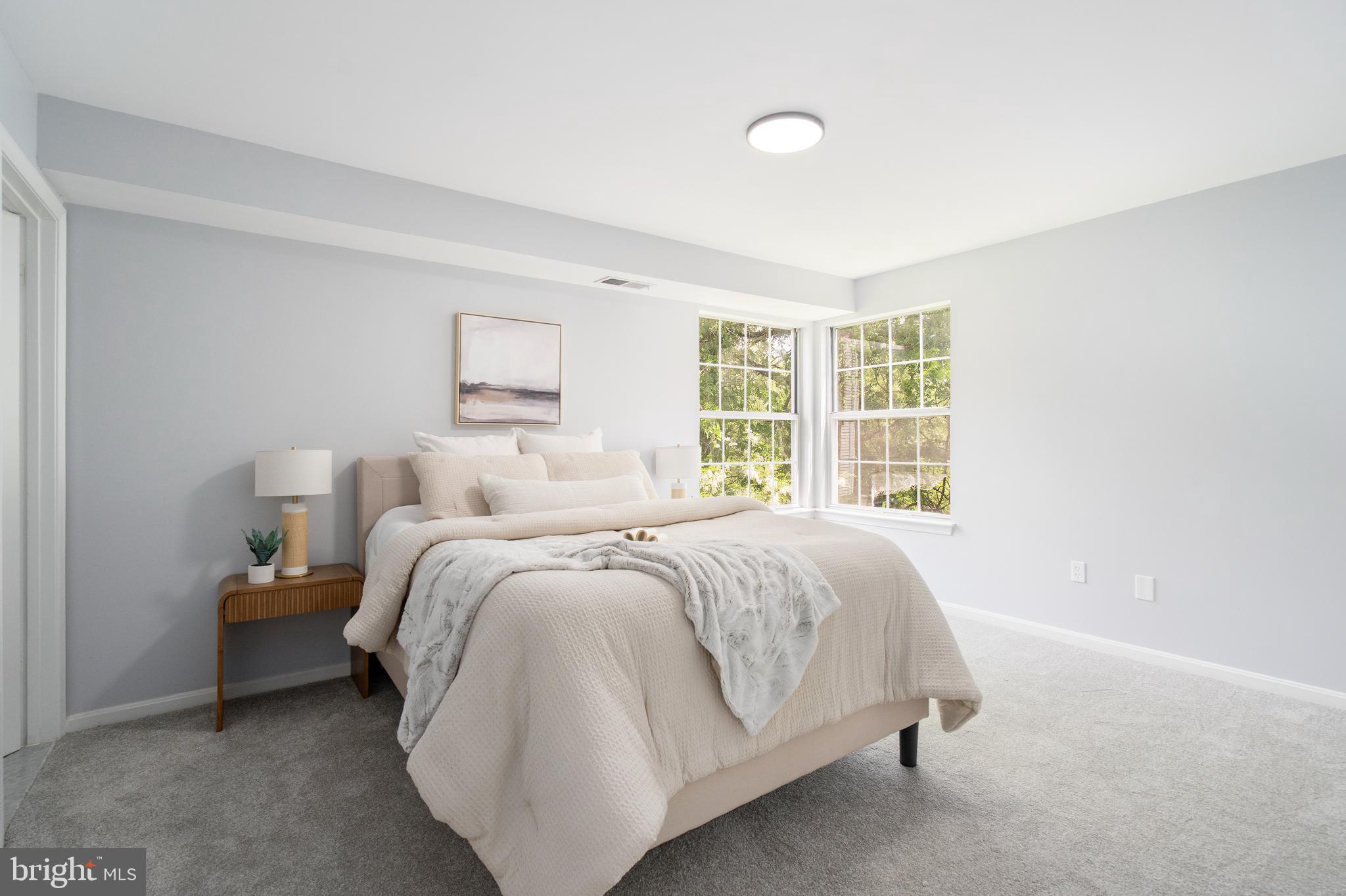 CROMWELL FOUNTAIN - Residential