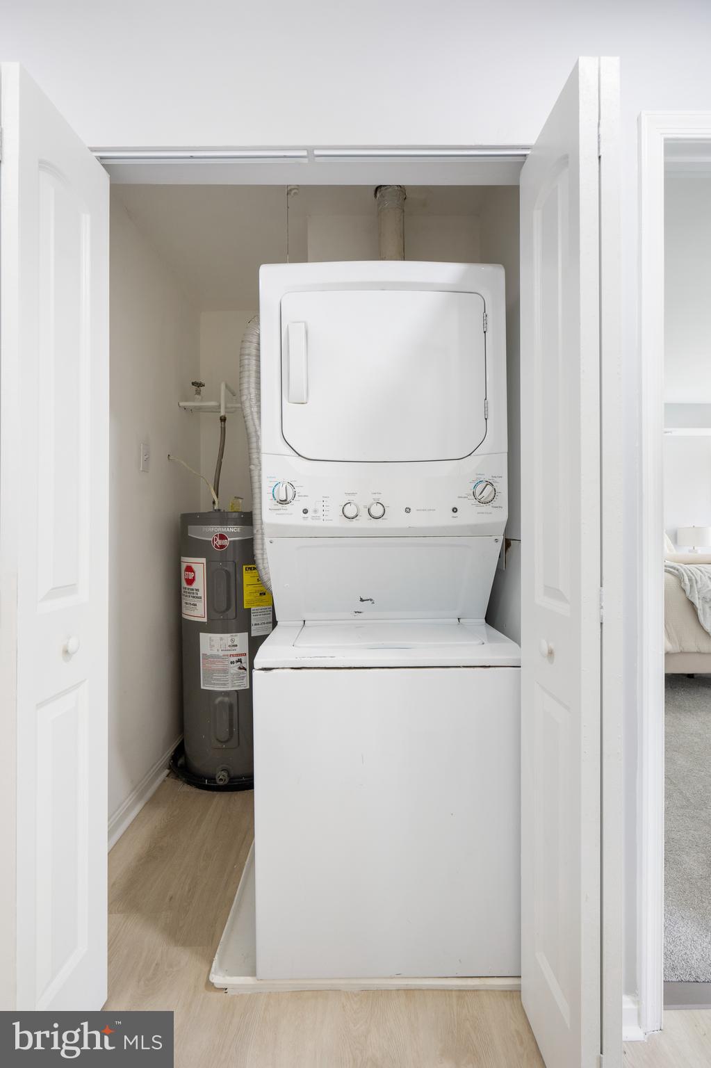 CROMWELL FOUNTAIN - Residential