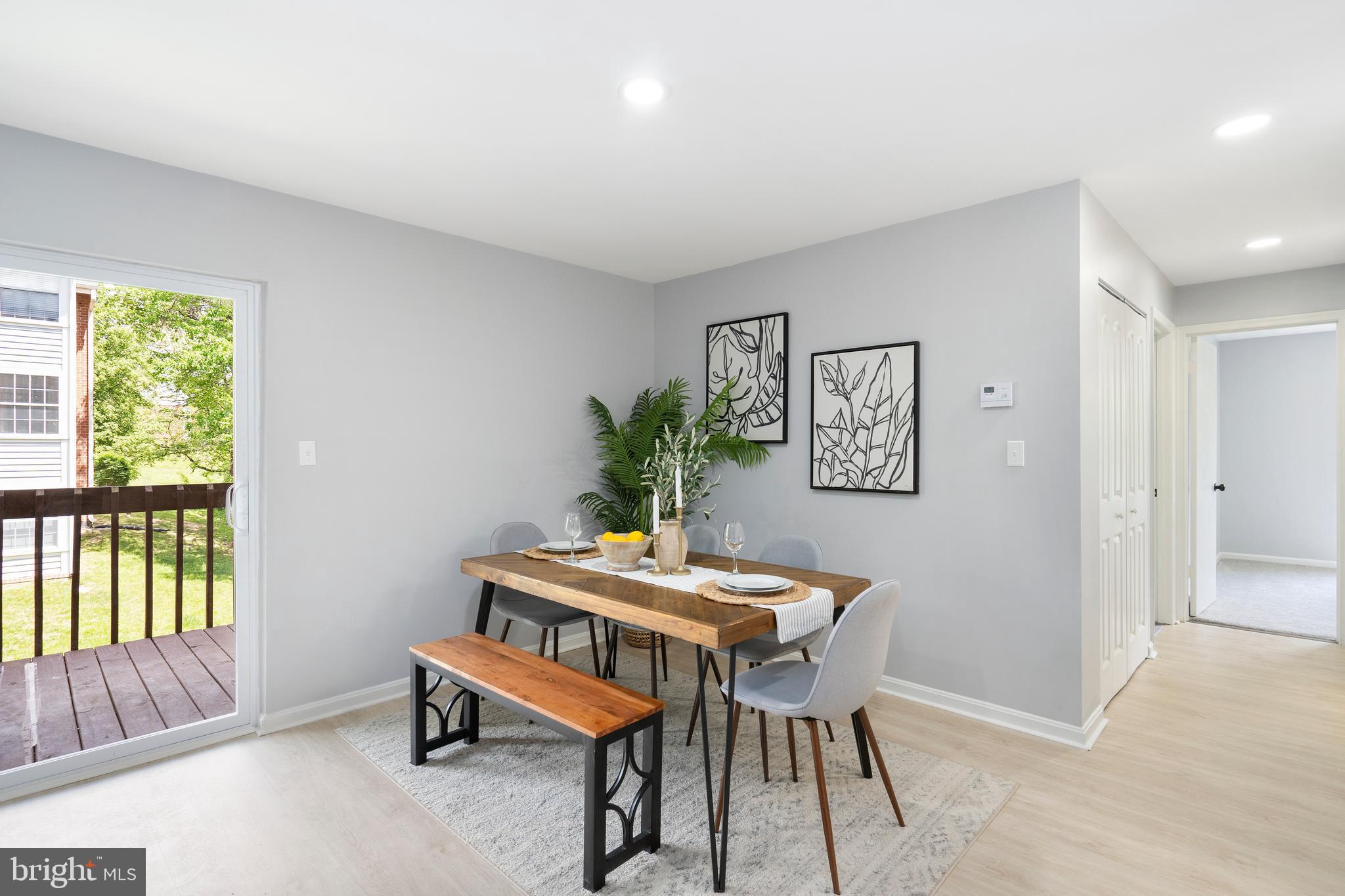 CROMWELL FOUNTAIN - Residential