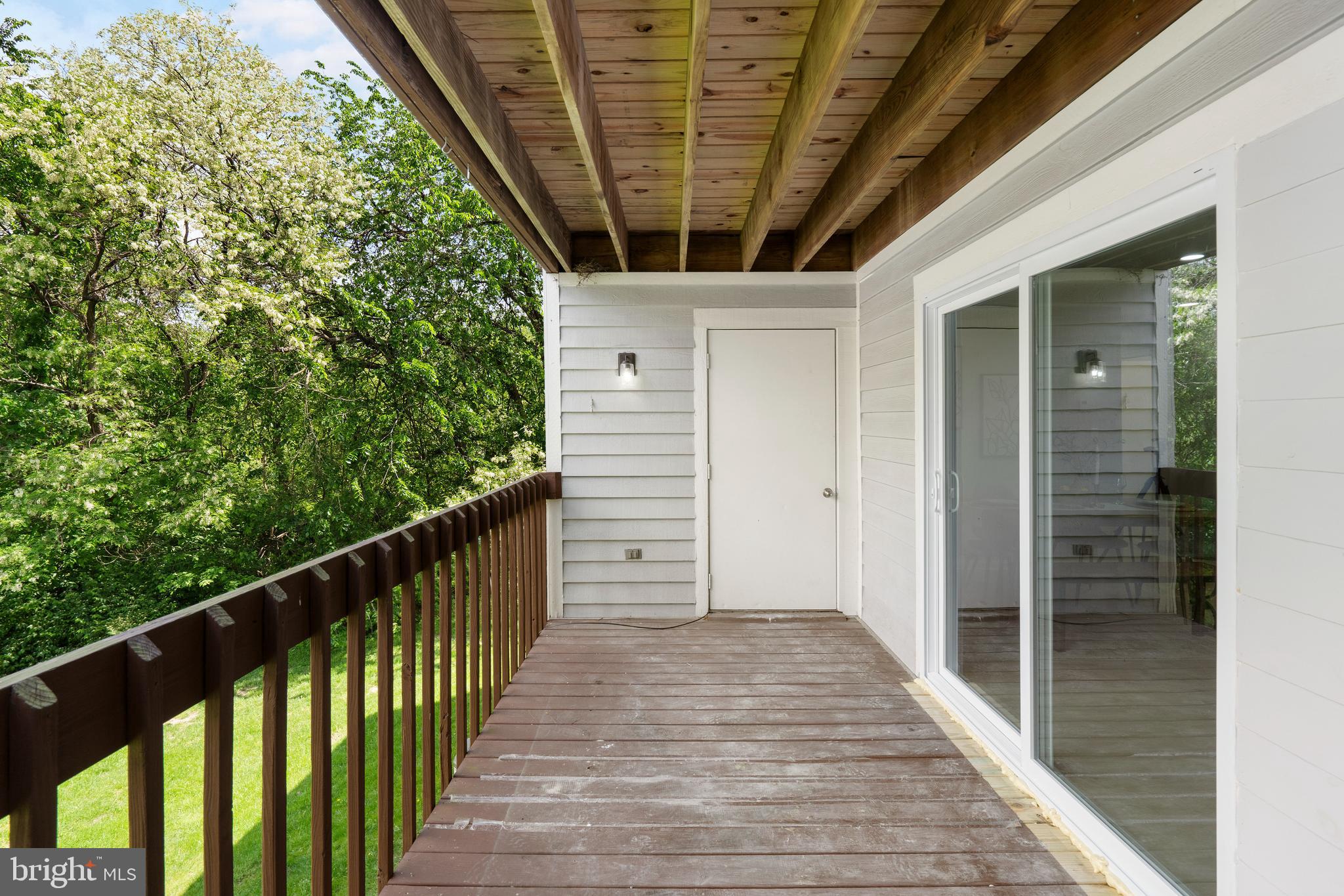 CROMWELL FOUNTAIN - Residential