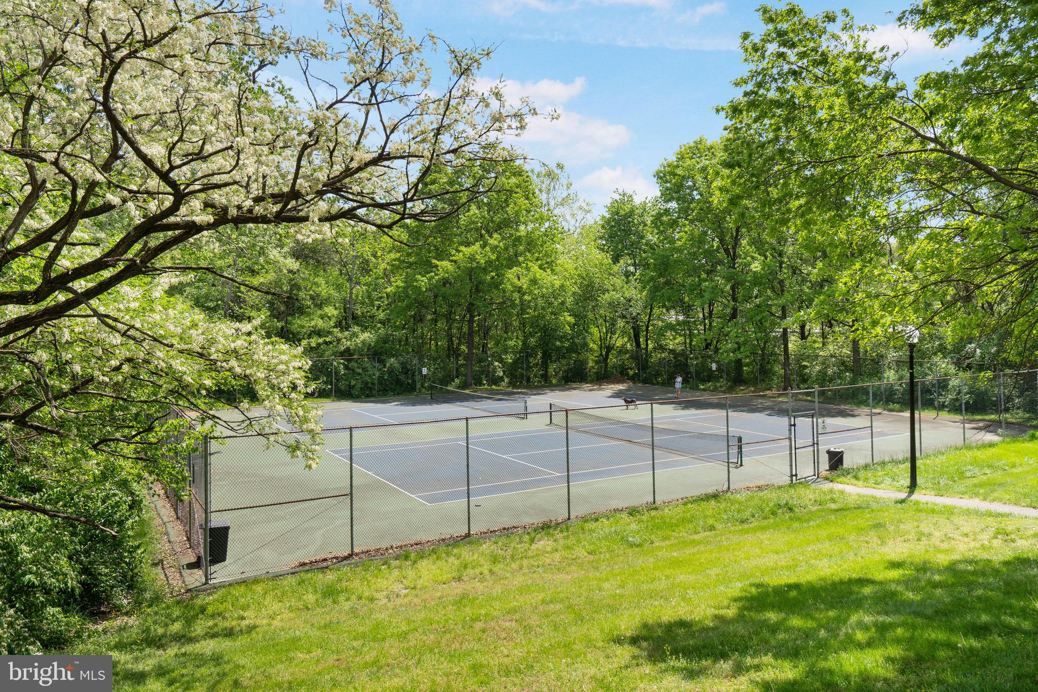 CROMWELL FOUNTAIN - Residential