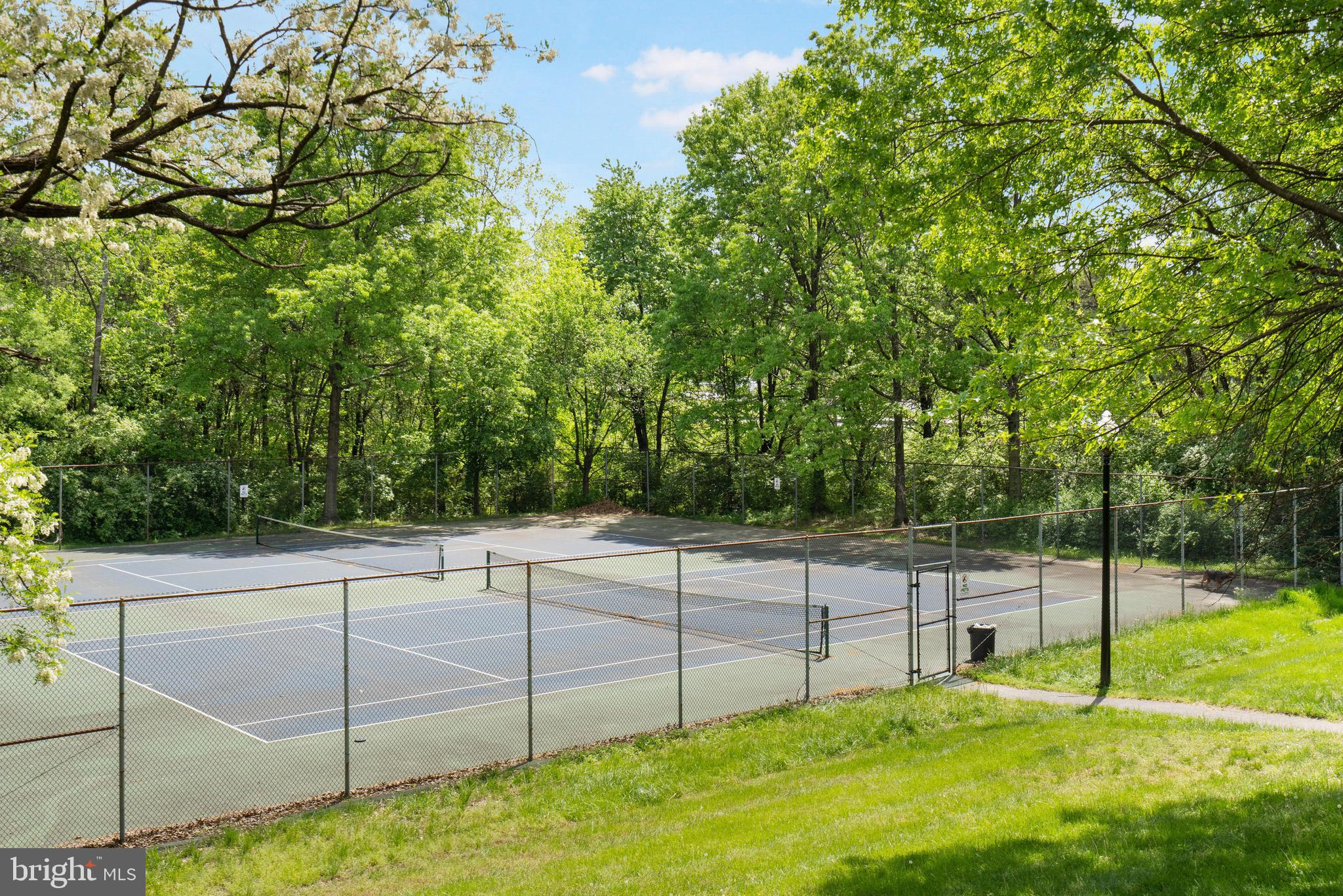 CROMWELL FOUNTAIN - Residential