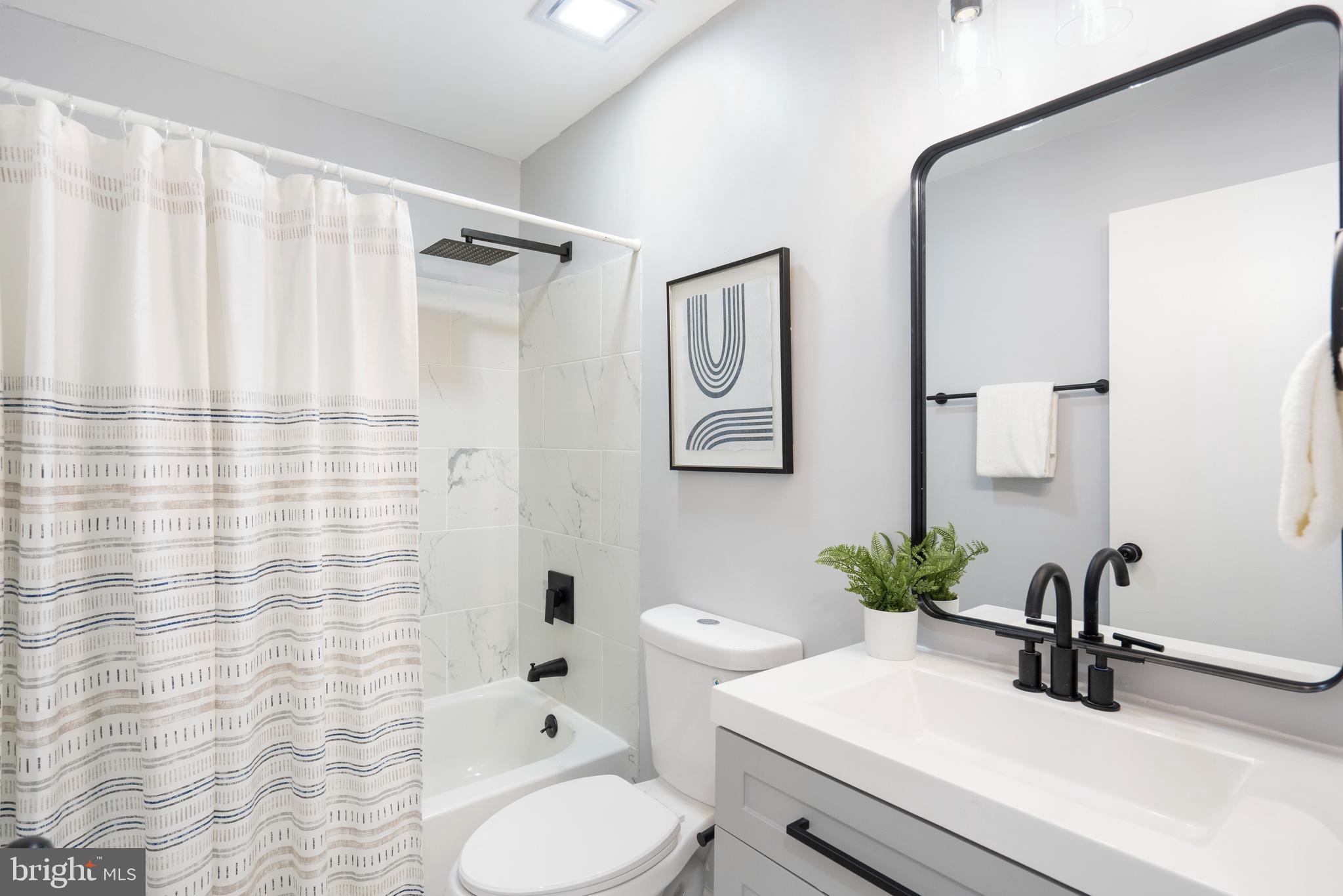 CROMWELL FOUNTAIN - Residential