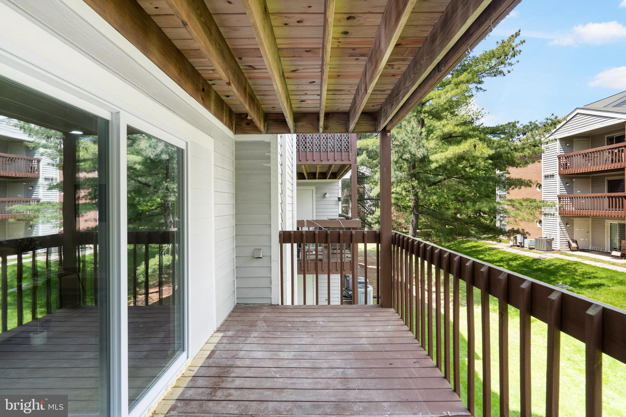 CROMWELL FOUNTAIN - Residential