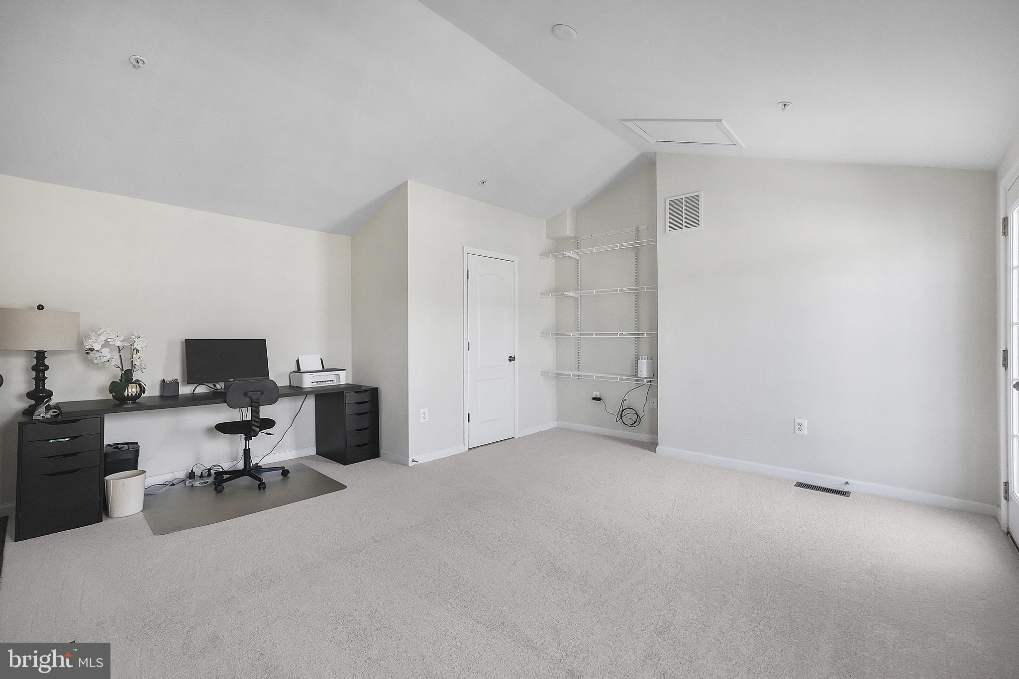 OXFORD SQUARE - Residential