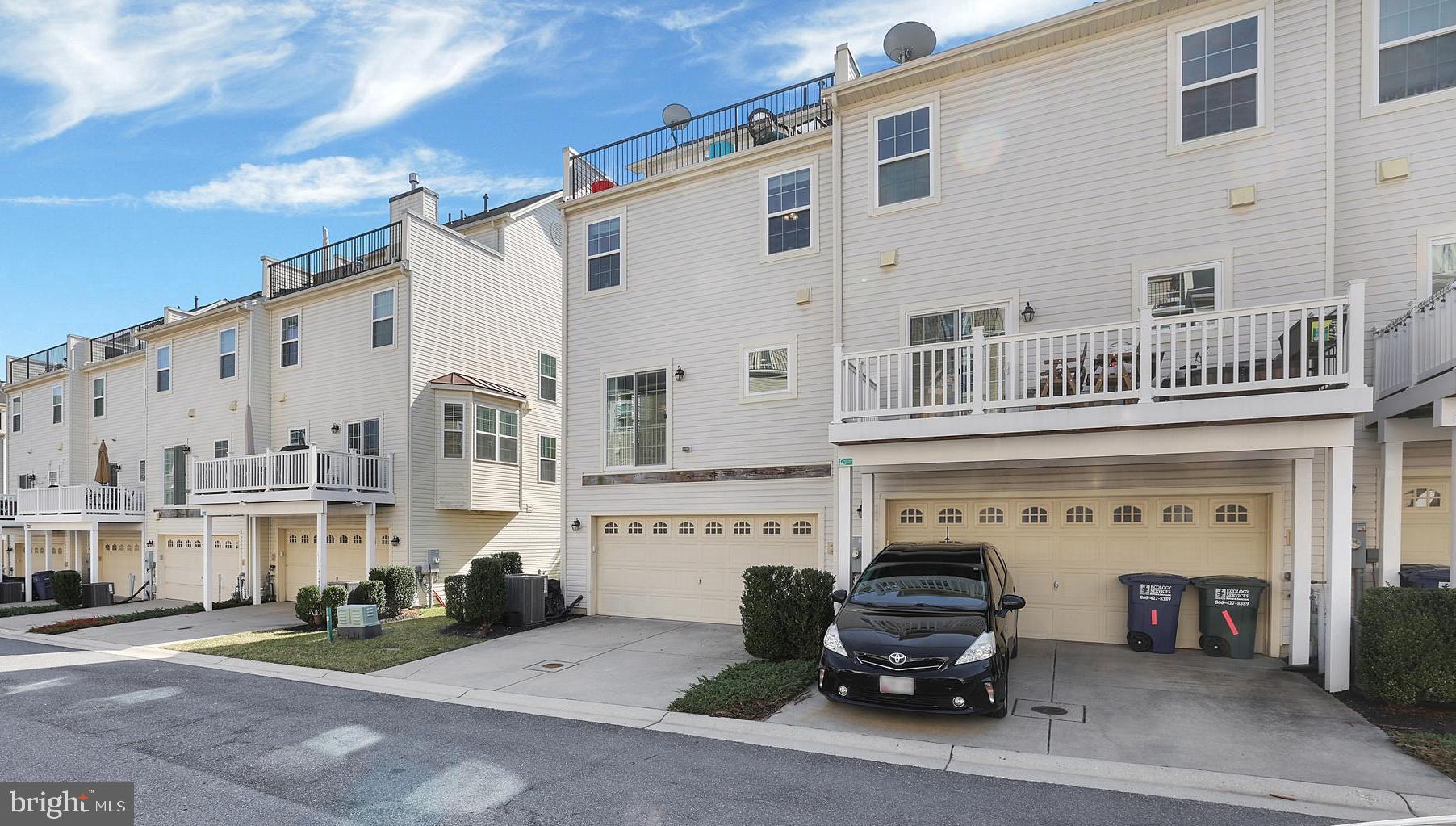 OXFORD SQUARE - Residential