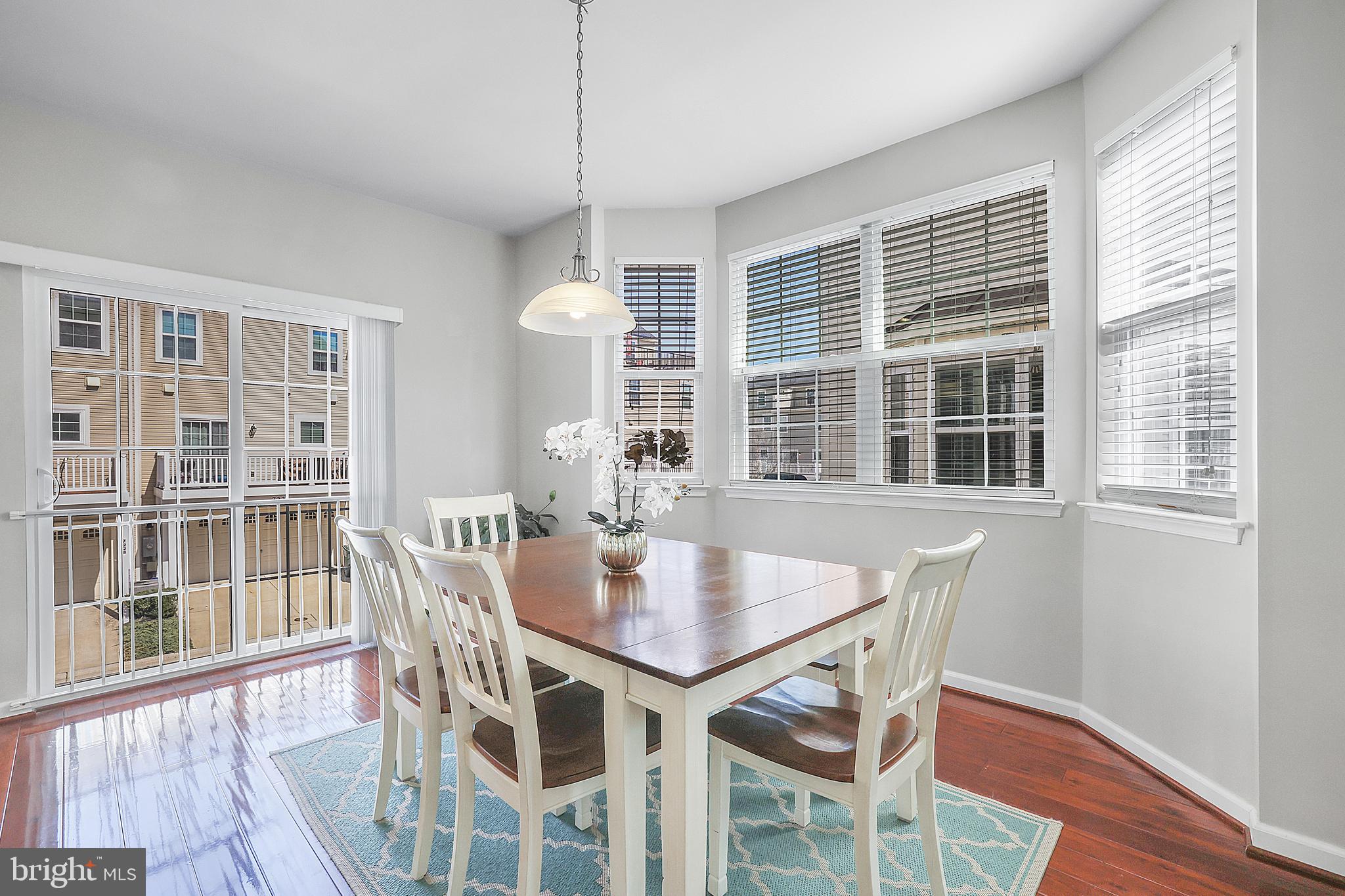 OXFORD SQUARE - Residential