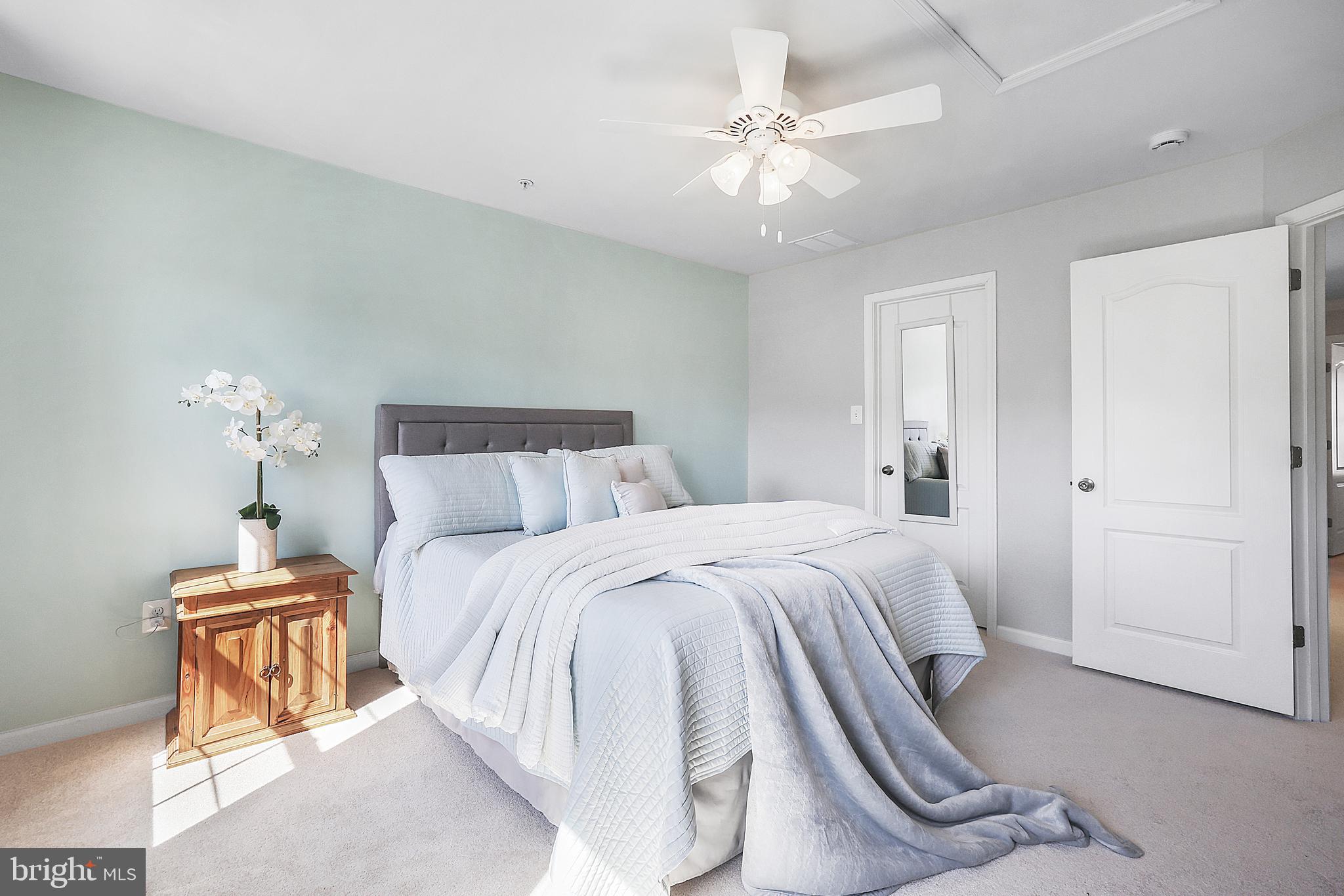 OXFORD SQUARE - Residential