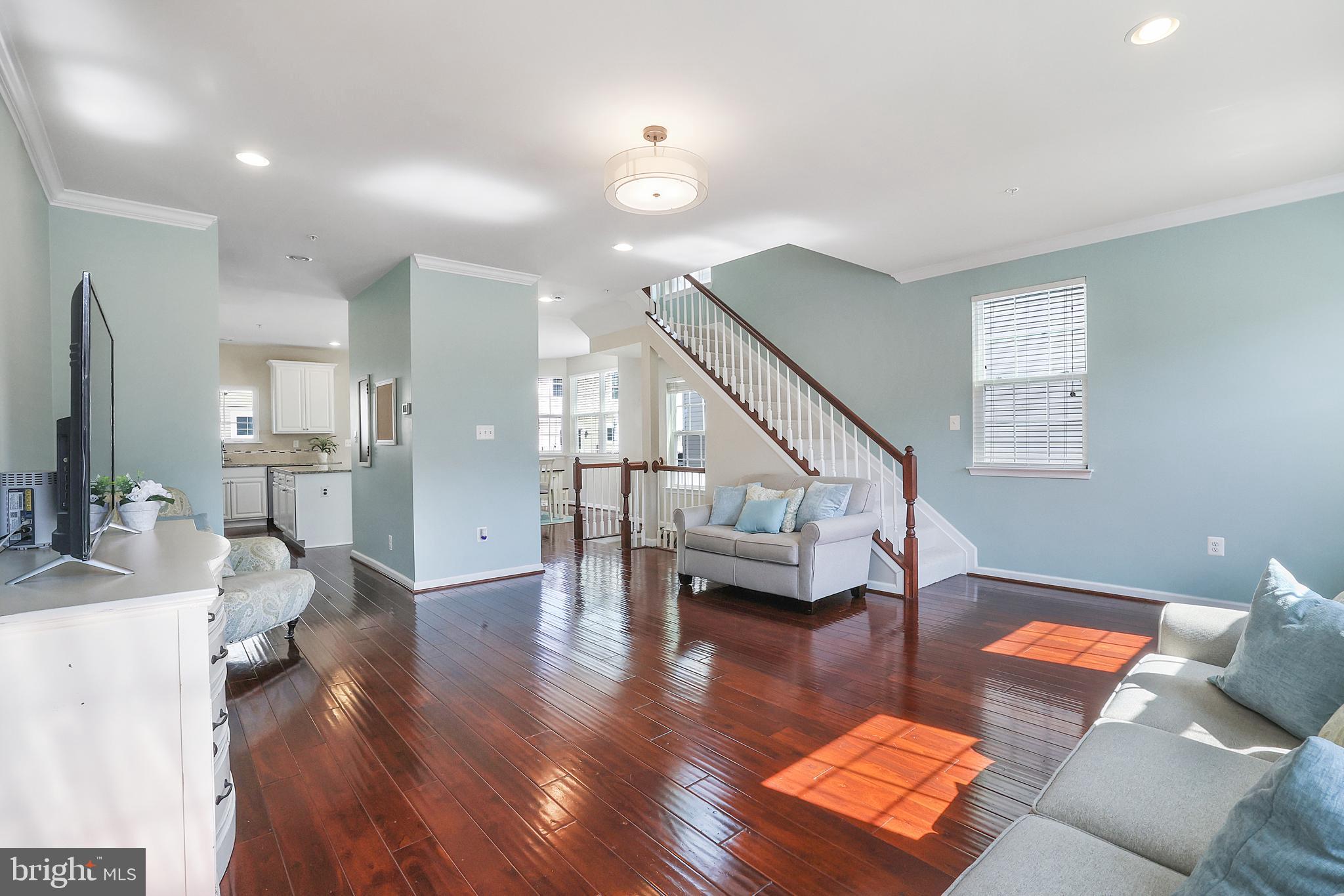 OXFORD SQUARE - Residential