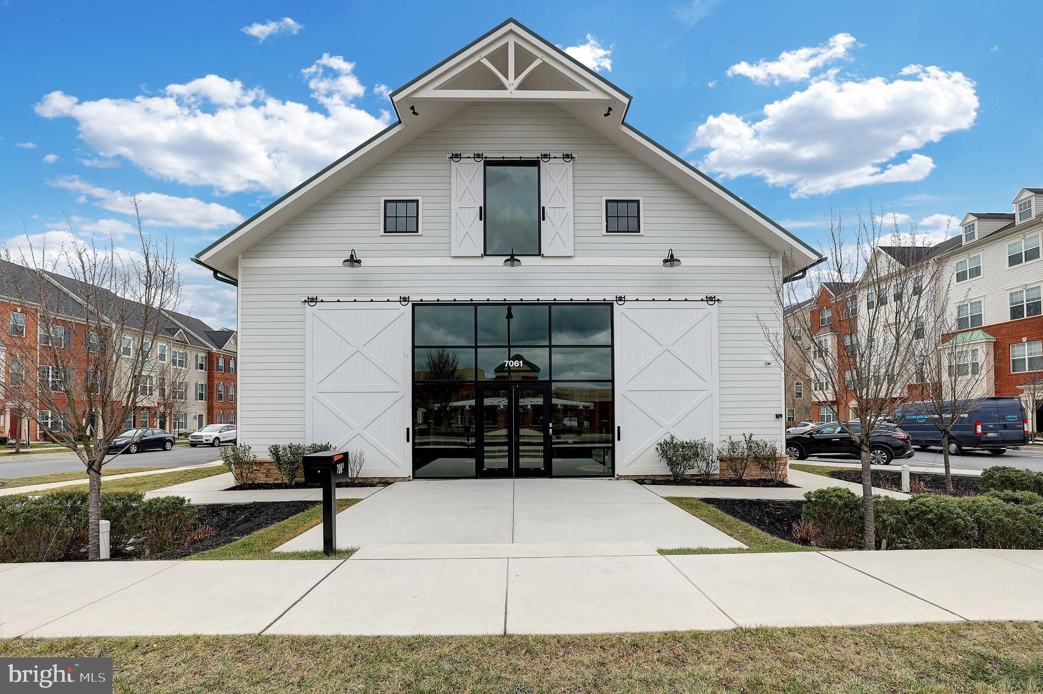 OXFORD SQUARE - Residential