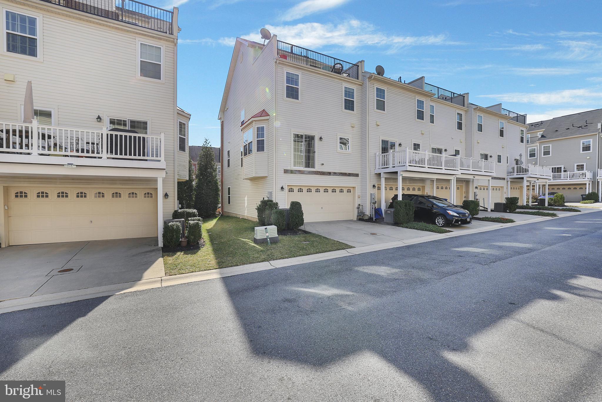 OXFORD SQUARE - Residential