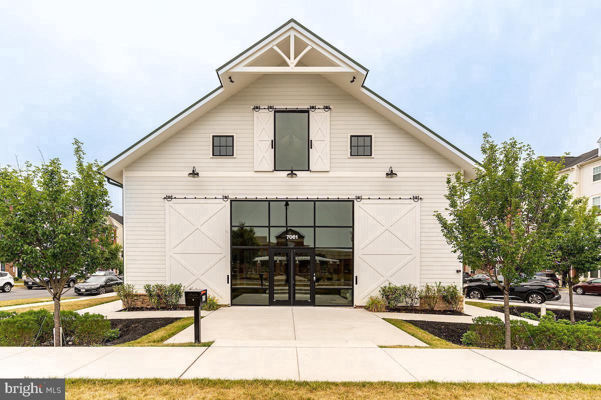 OXFORD SQUARE - Residential