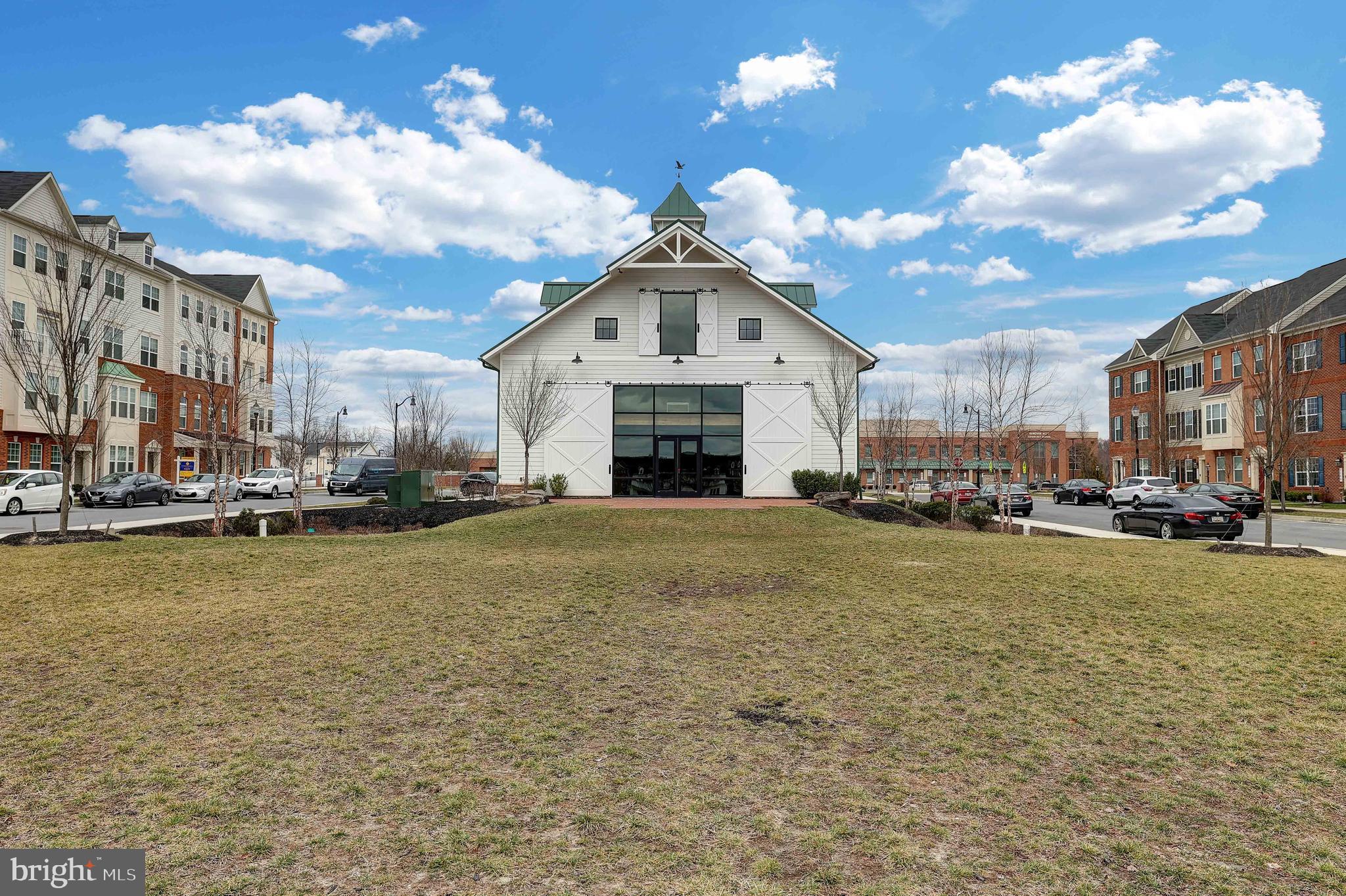 OXFORD SQUARE - Residential