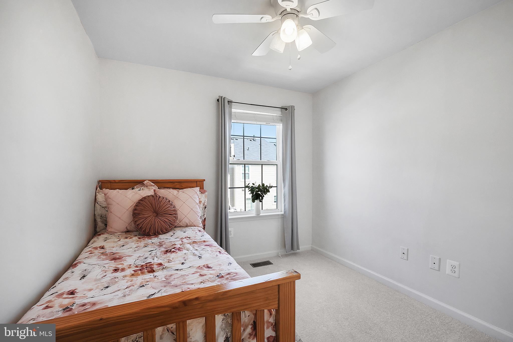 OXFORD SQUARE - Residential