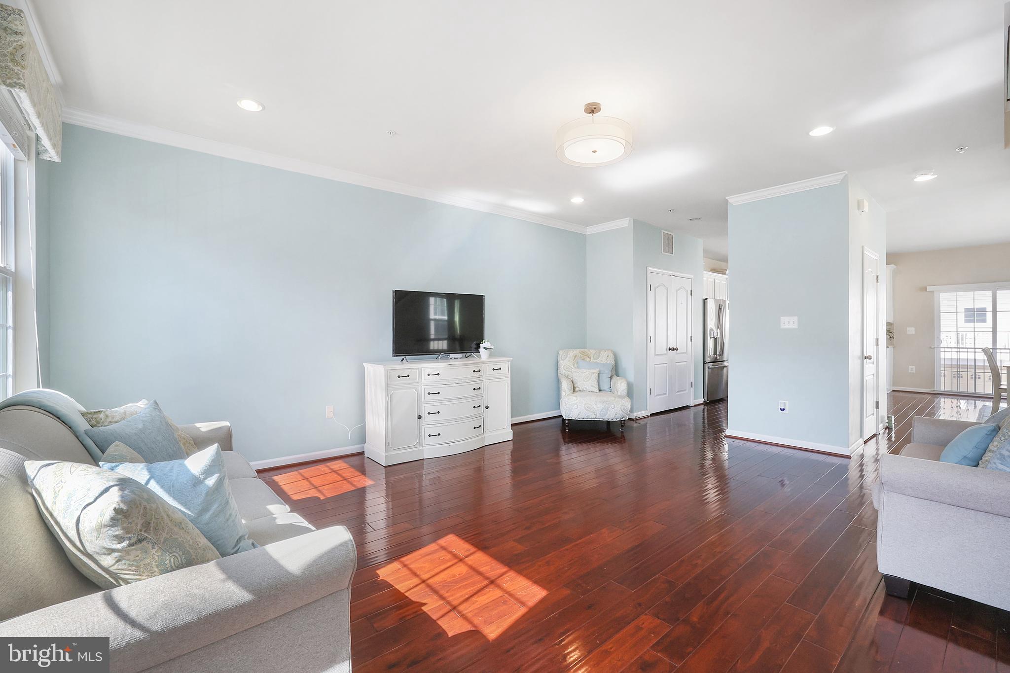 OXFORD SQUARE - Residential