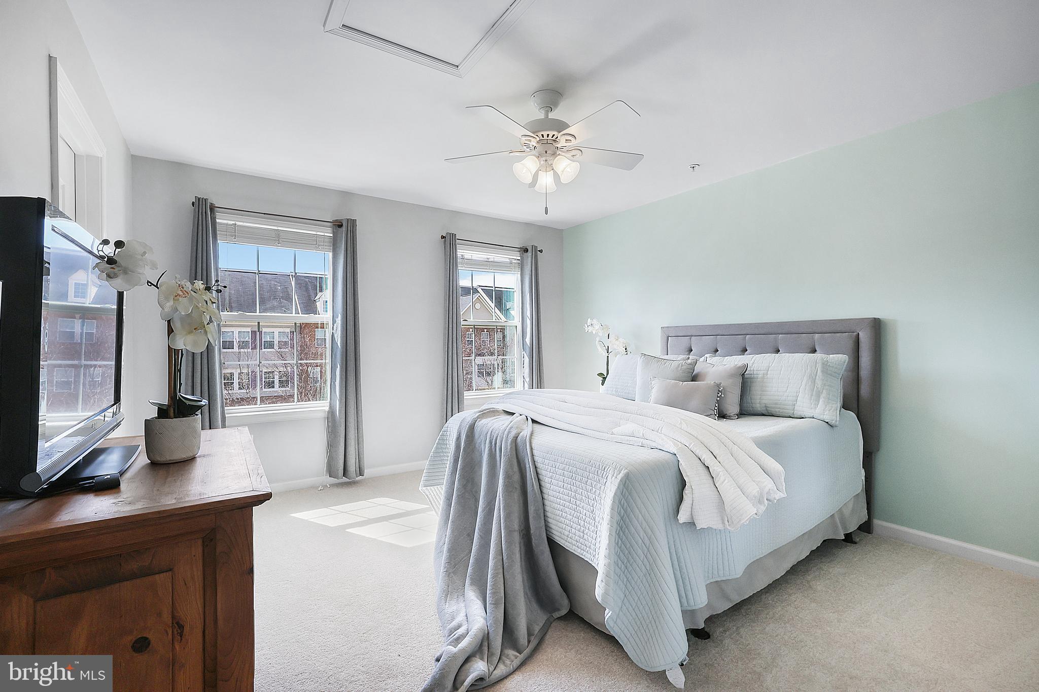 OXFORD SQUARE - Residential