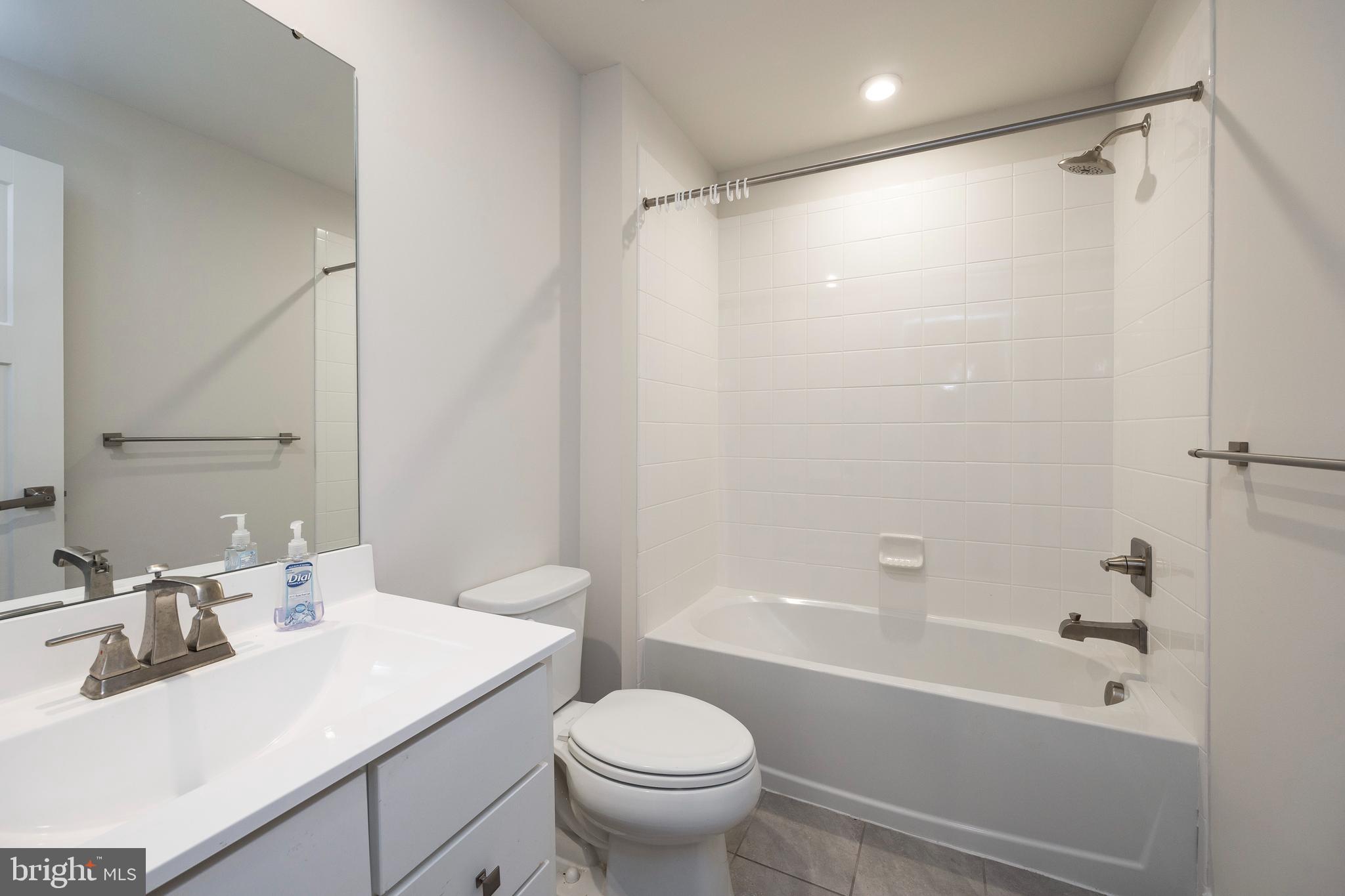 DOWNINGTOWN WALK - Residential Lease