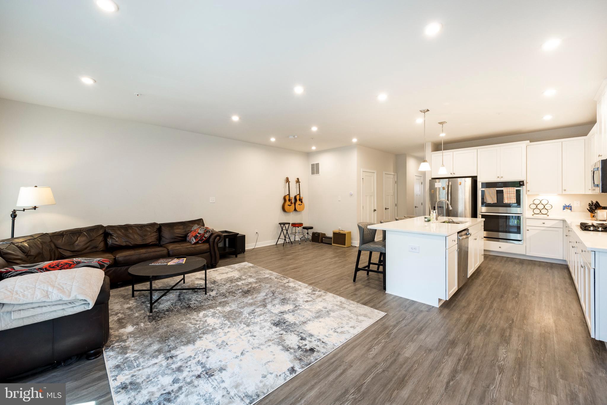 DOWNINGTOWN WALK - Residential Lease