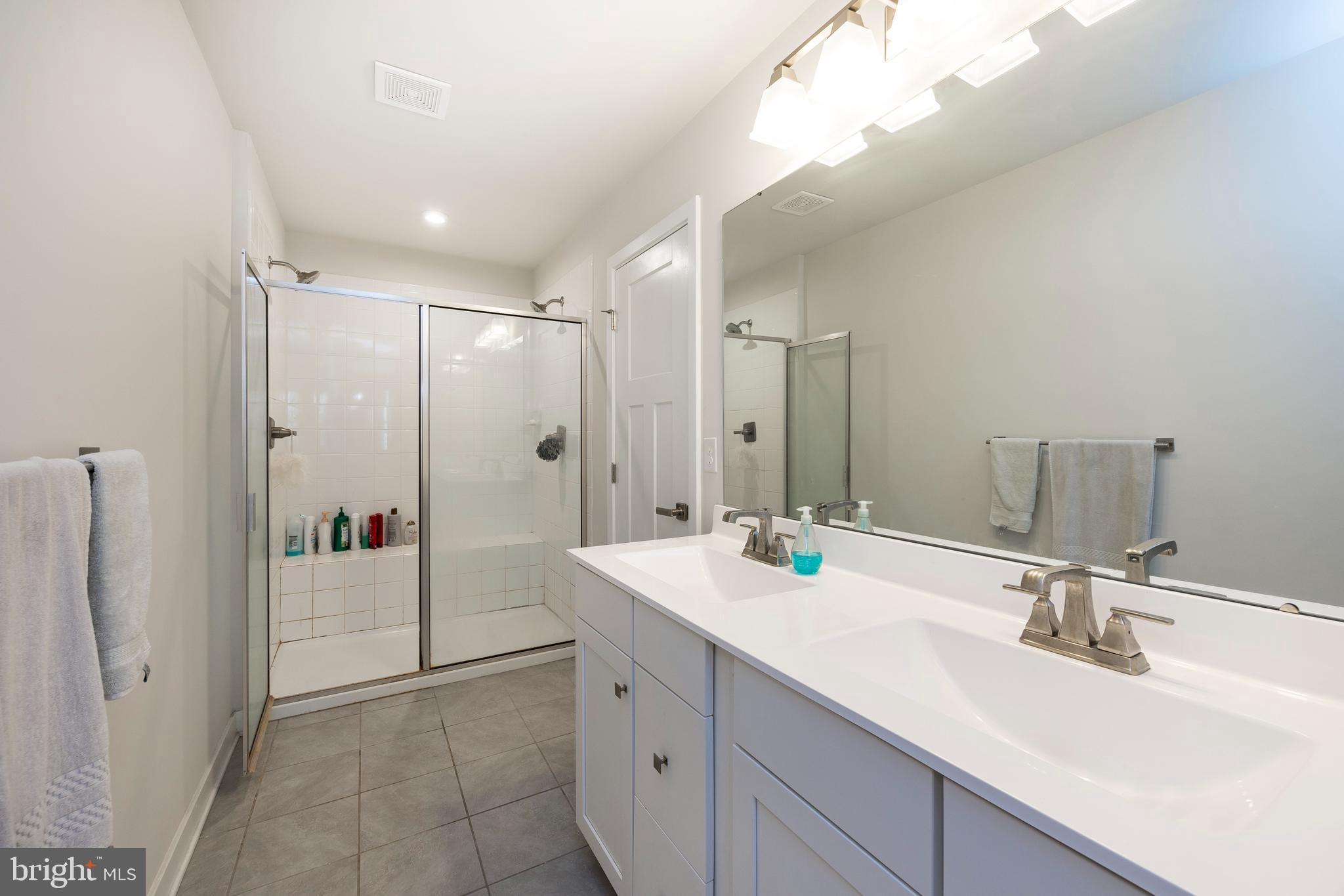 DOWNINGTOWN WALK - Residential Lease