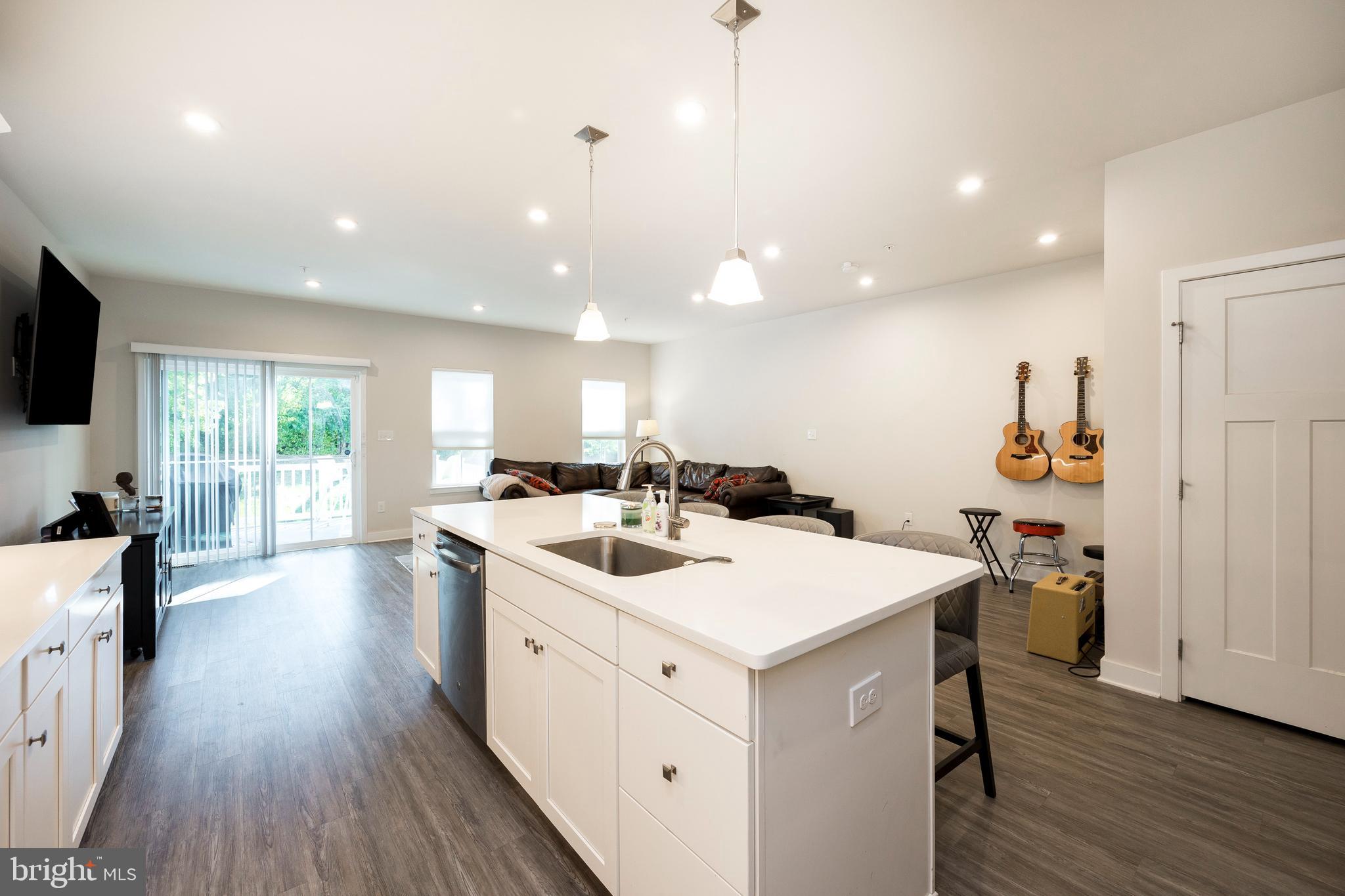 DOWNINGTOWN WALK - Residential Lease