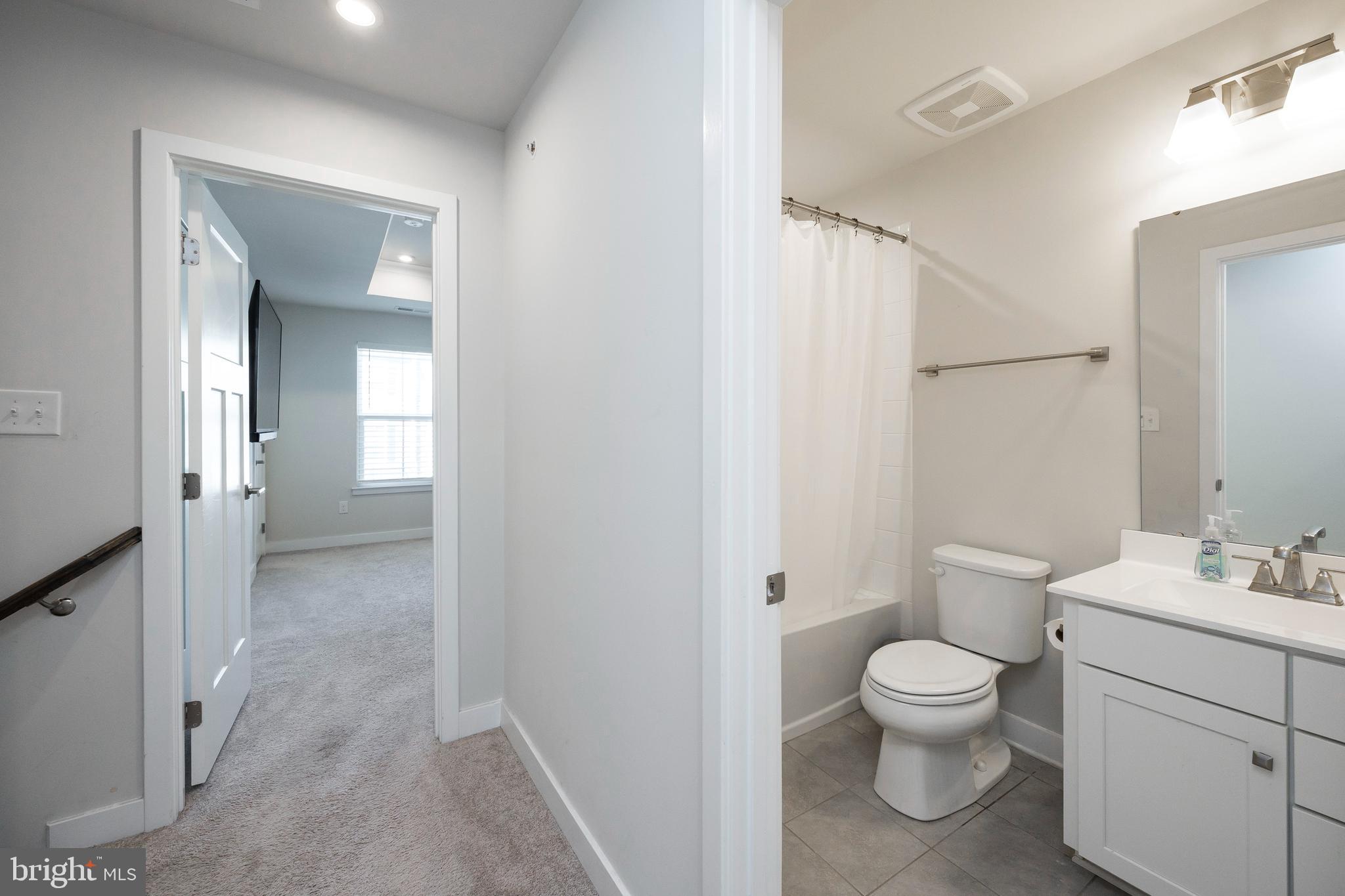 DOWNINGTOWN WALK - Residential Lease