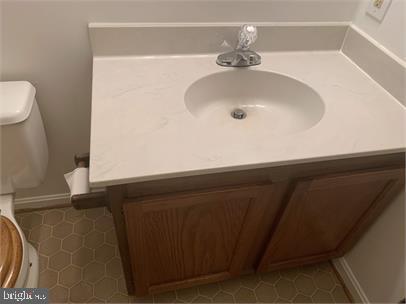 COLONIAL TERRACE - Residential Lease