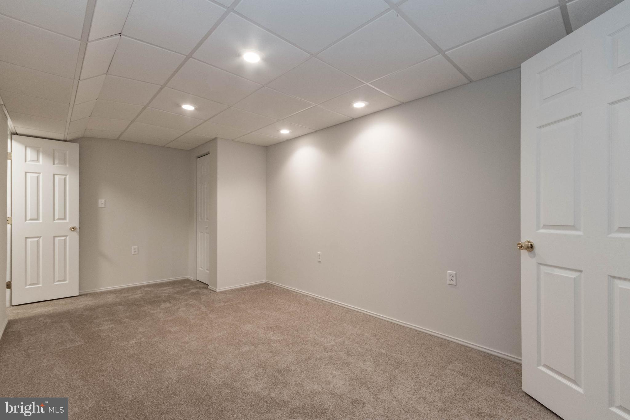 RIDGEFIELD - Residential