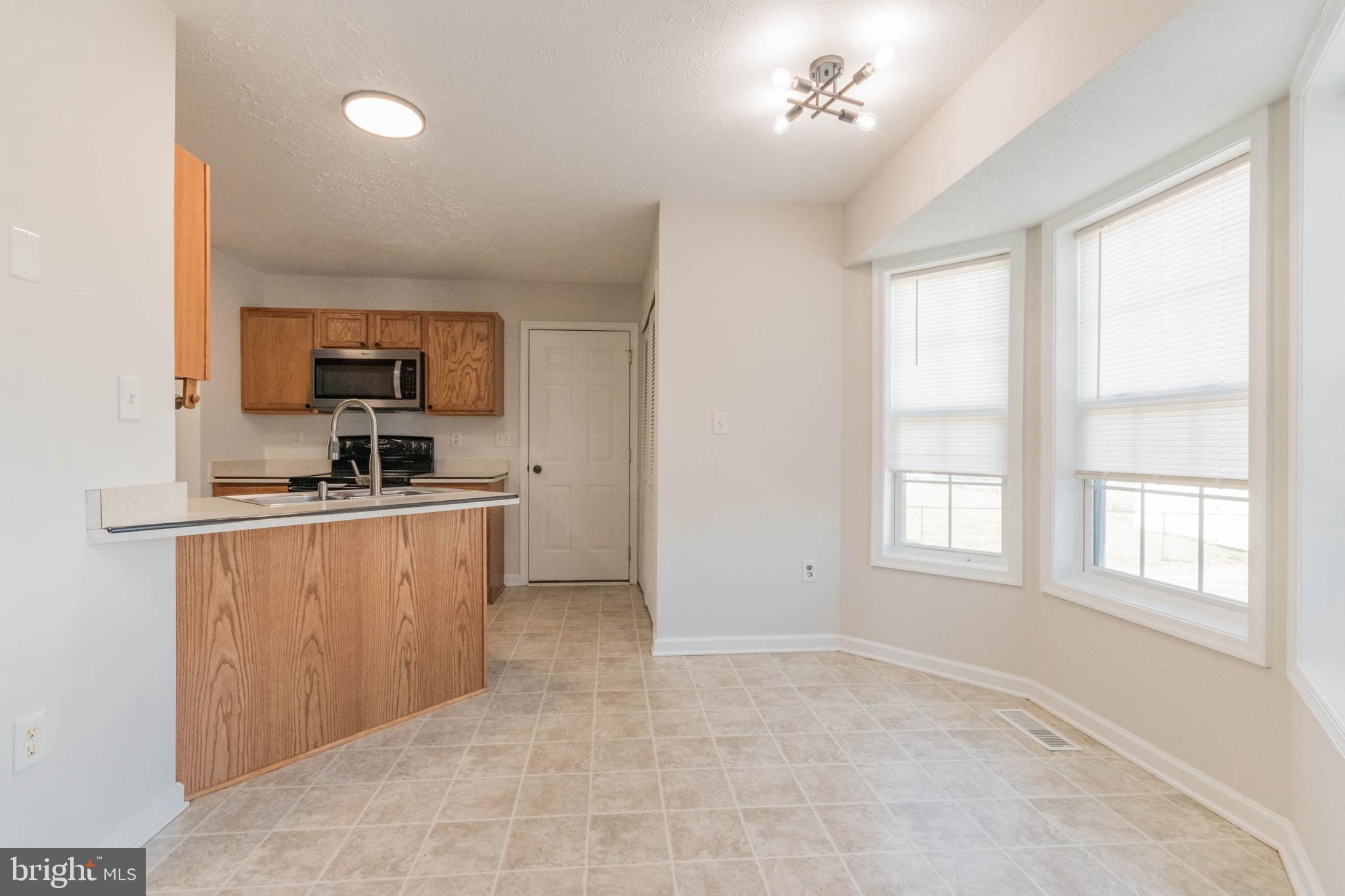 RIDGEFIELD - Residential