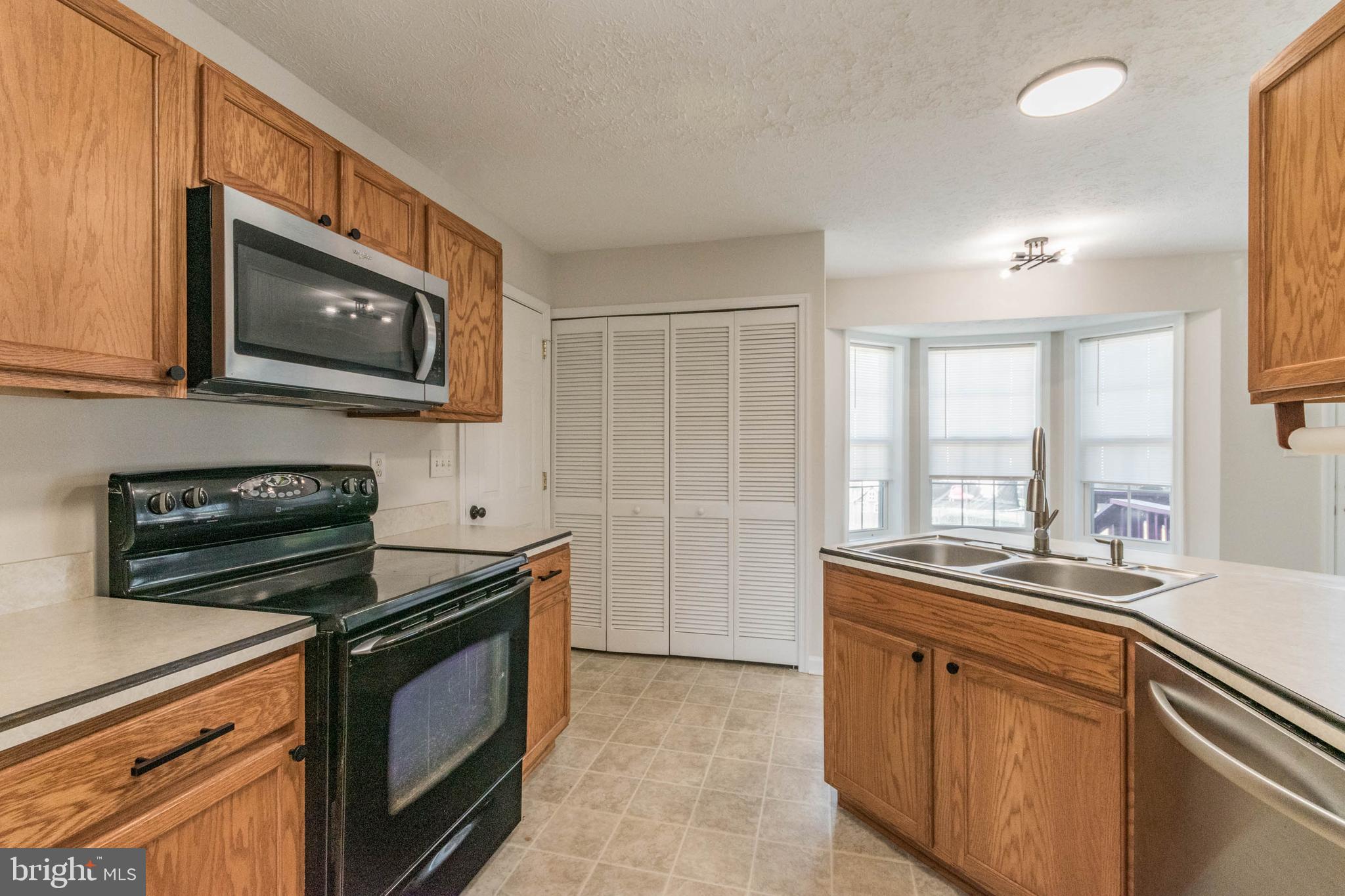 RIDGEFIELD - Residential