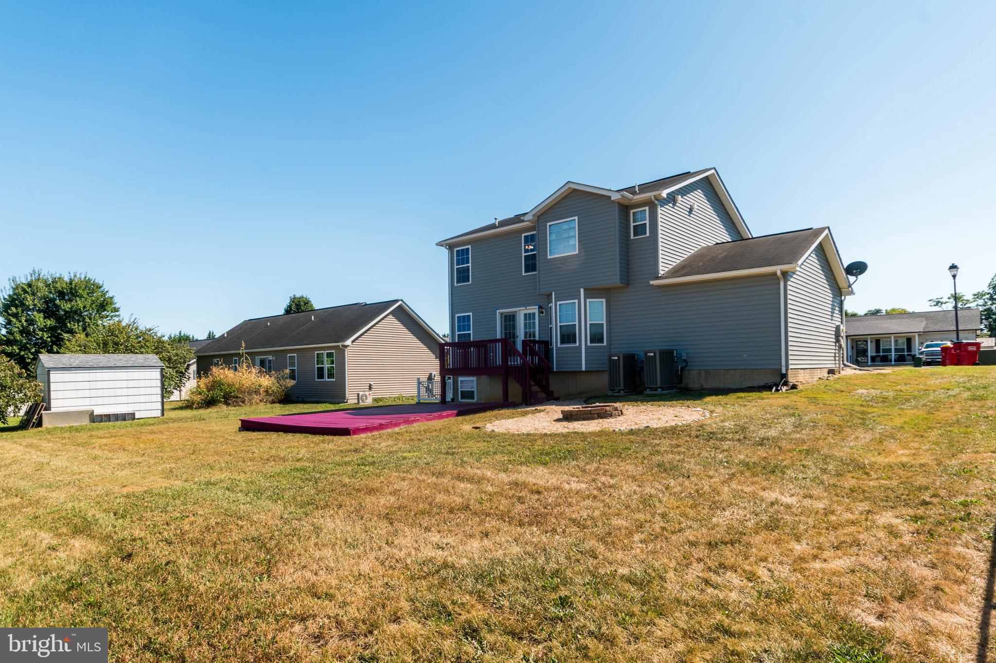 RIDGEFIELD - Residential