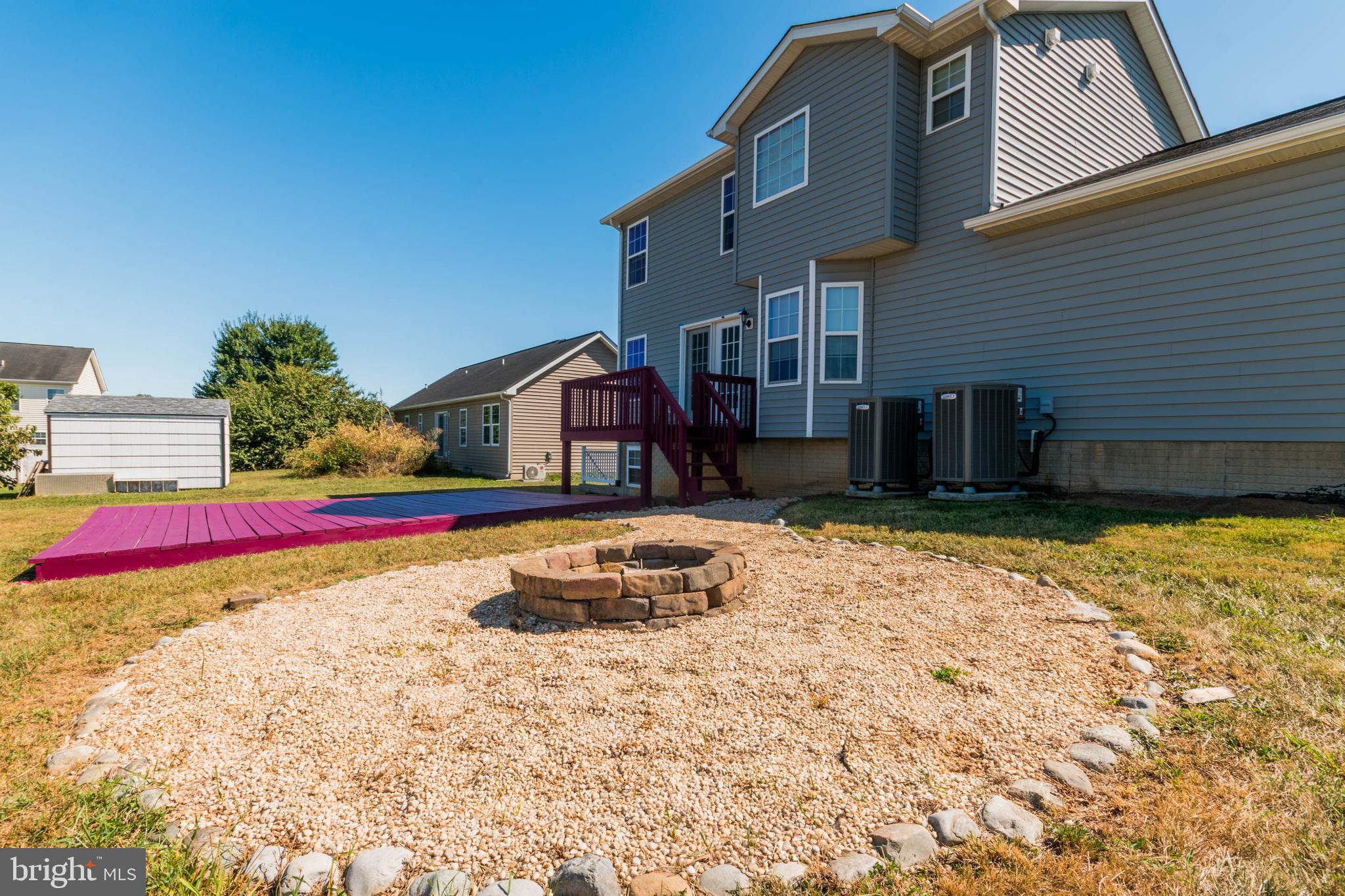 RIDGEFIELD - Residential