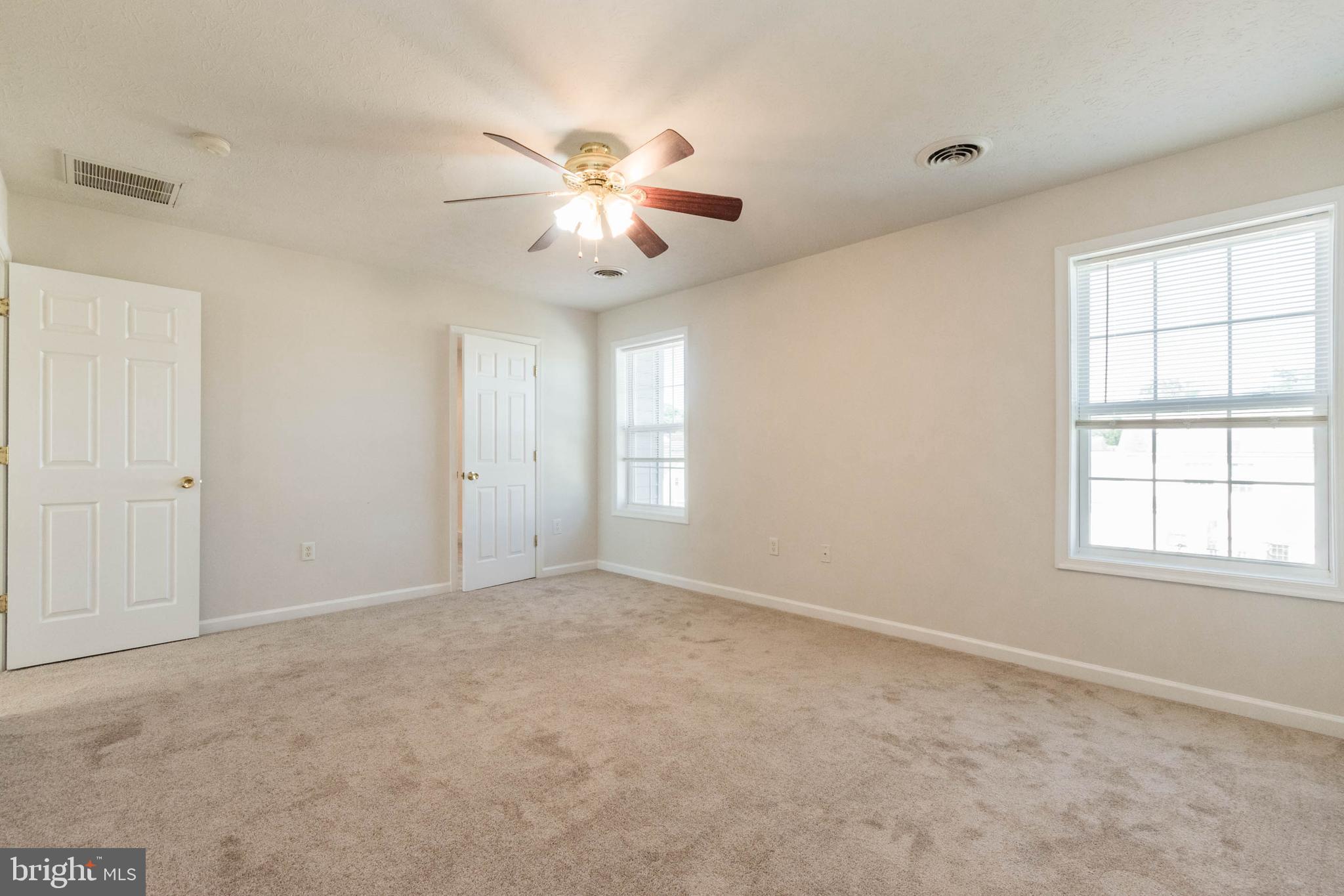 RIDGEFIELD - Residential