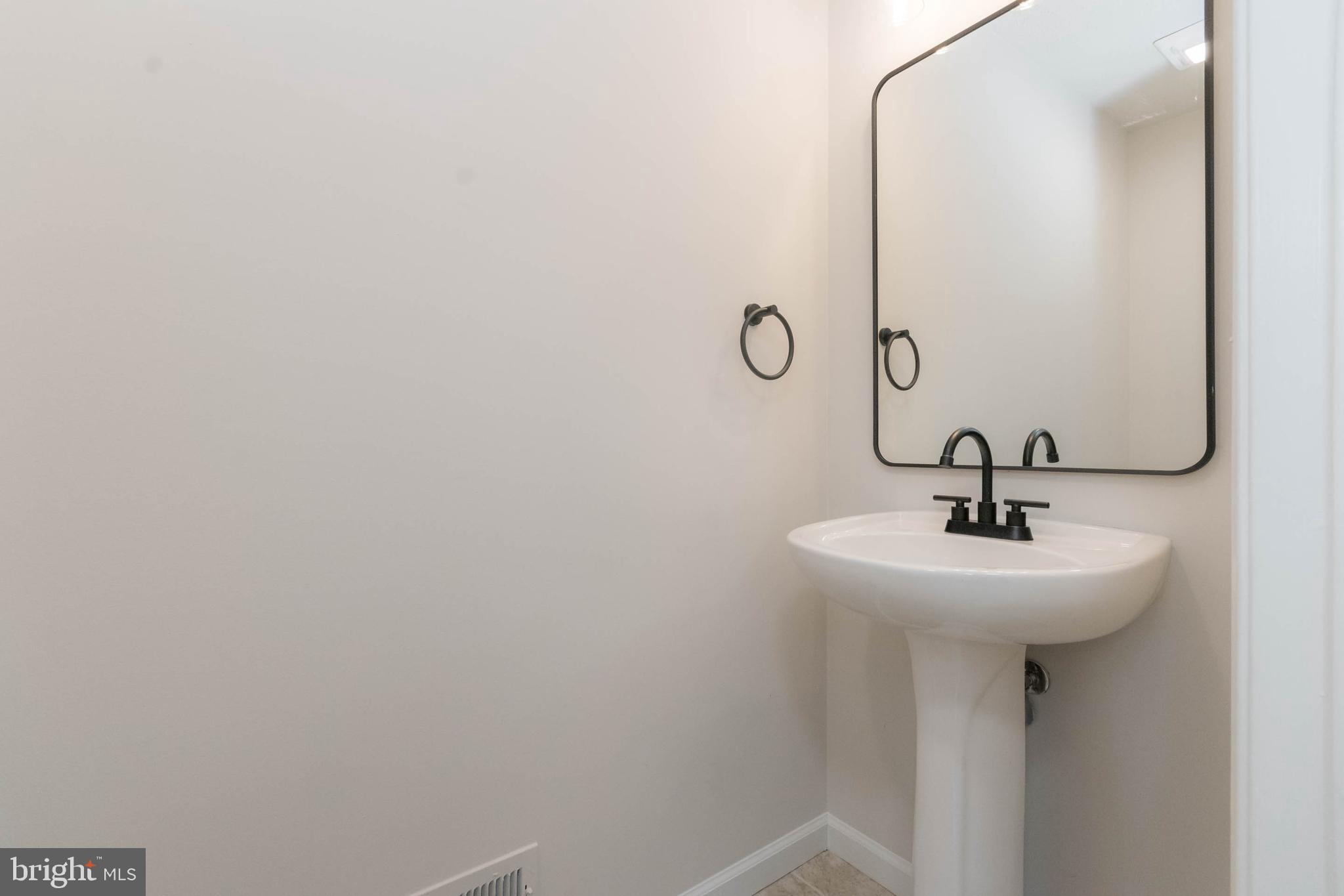 RIDGEFIELD - Residential