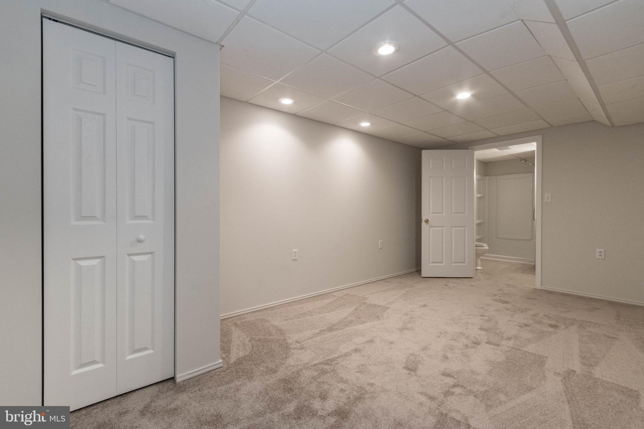 RIDGEFIELD - Residential