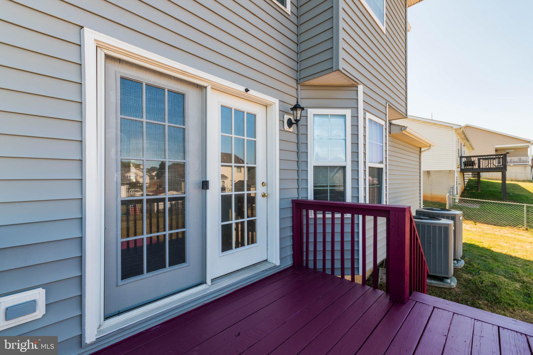 RIDGEFIELD - Residential