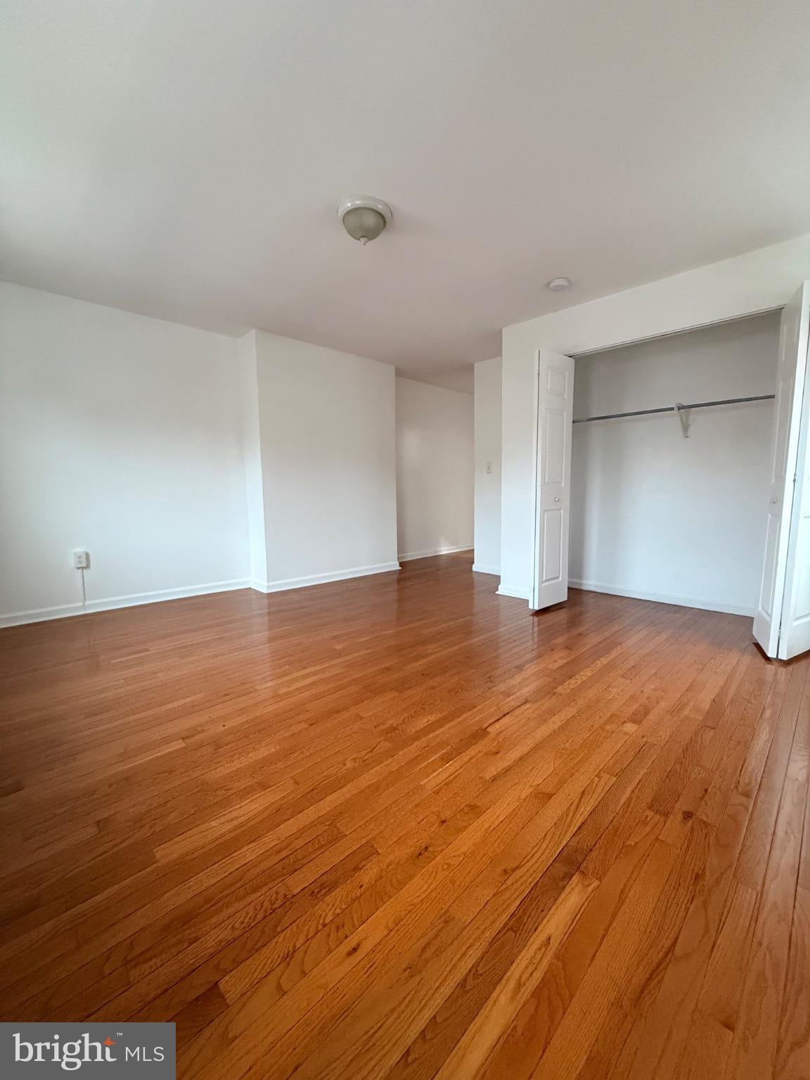 822 WYNNEWOOD ROAD 2