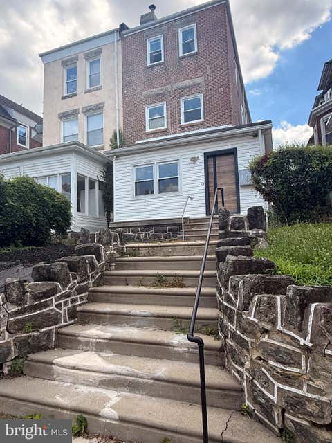 Townhouse For Rent - 822 Wynnewood Road #2<br/> Philadelphia County, PHILADELPHIA, PA 19151